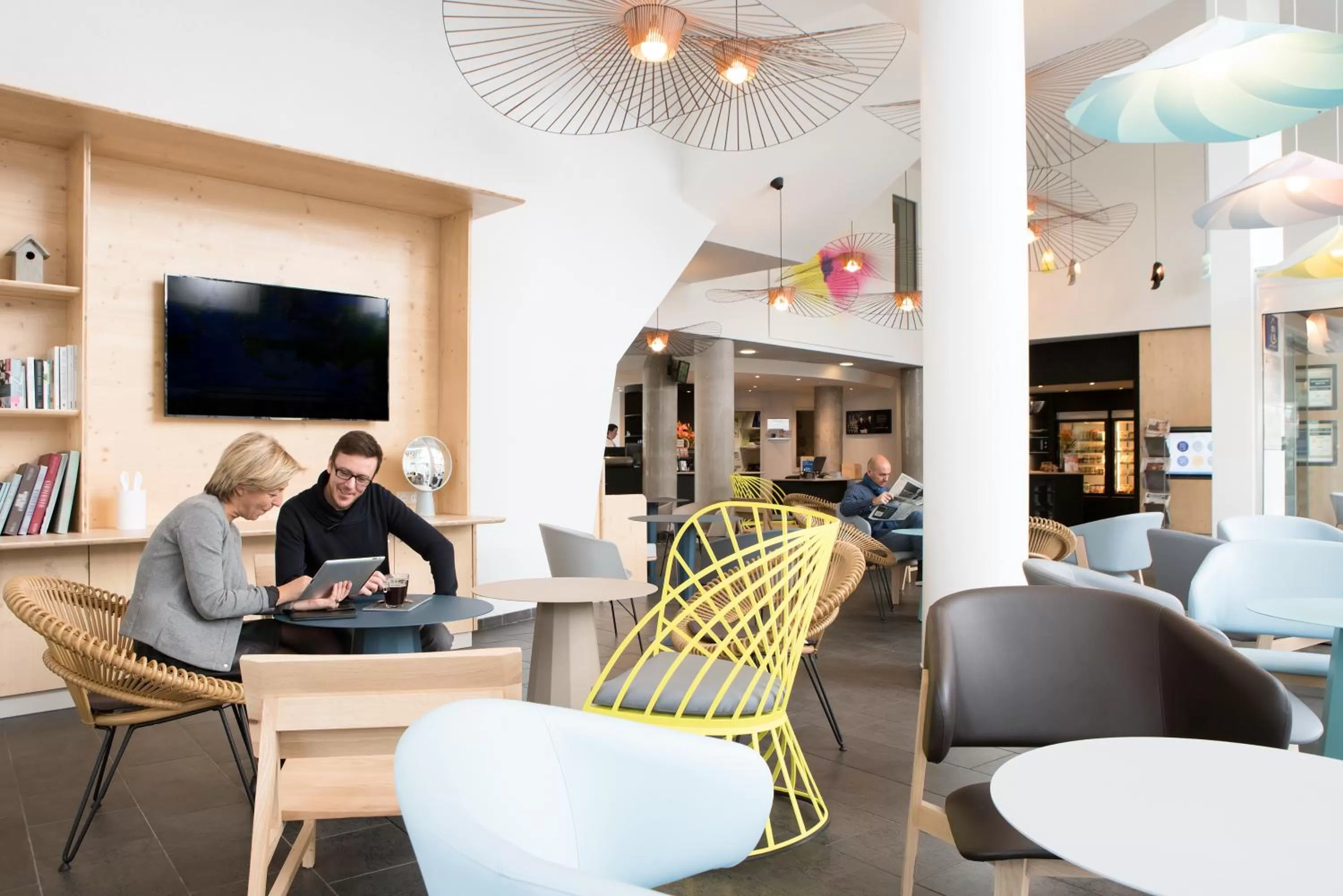 Lounge or bar in Novotel Suites Lille Europe