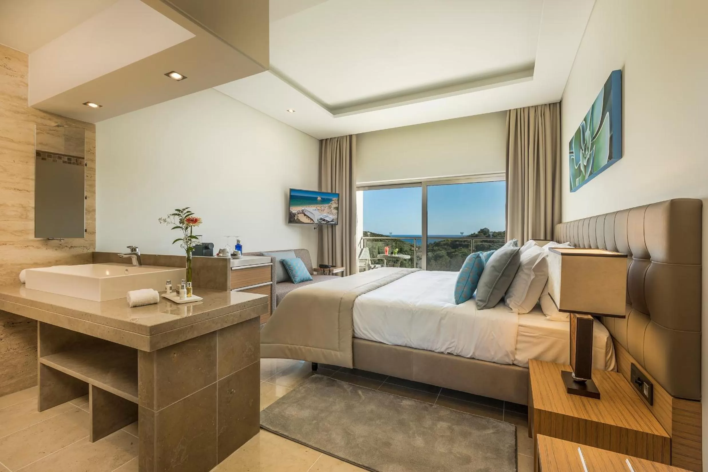 Bedroom, Bed in Caneiros Luxury House & Suites