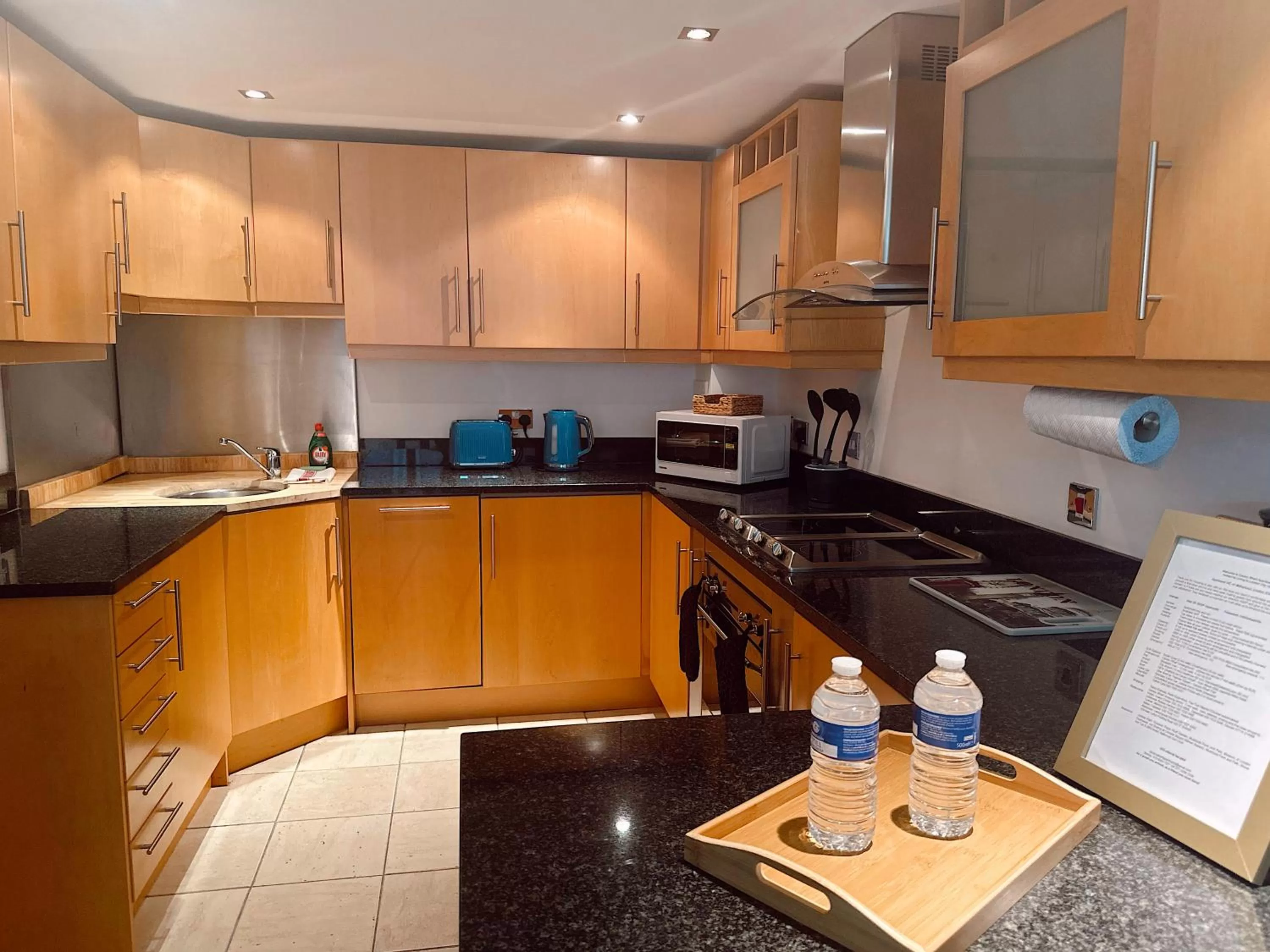 Kitchen or kitchenette in Canary Wharf - Luxury Apartments