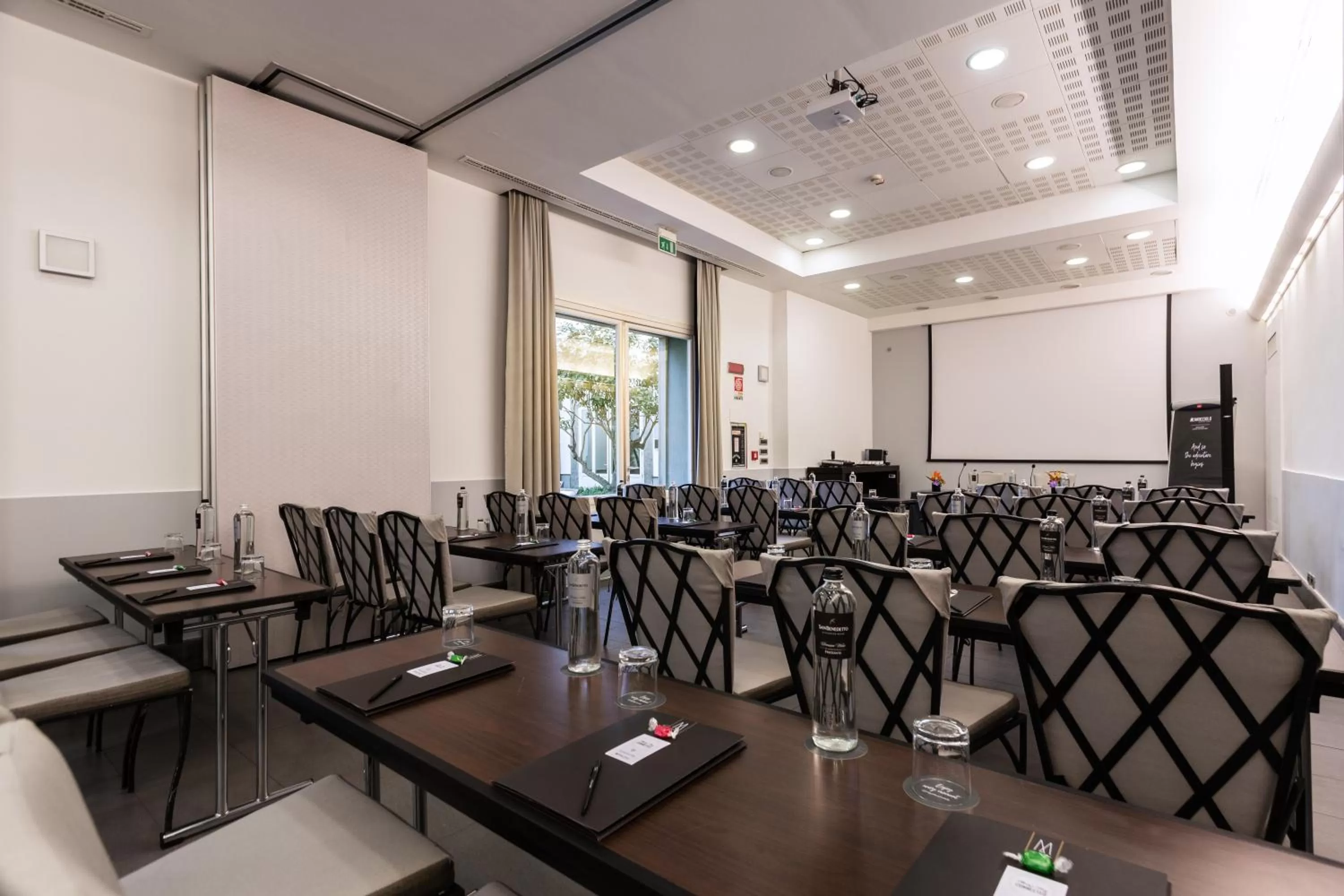 Meeting/conference room in Palazzo Caracciolo Naples