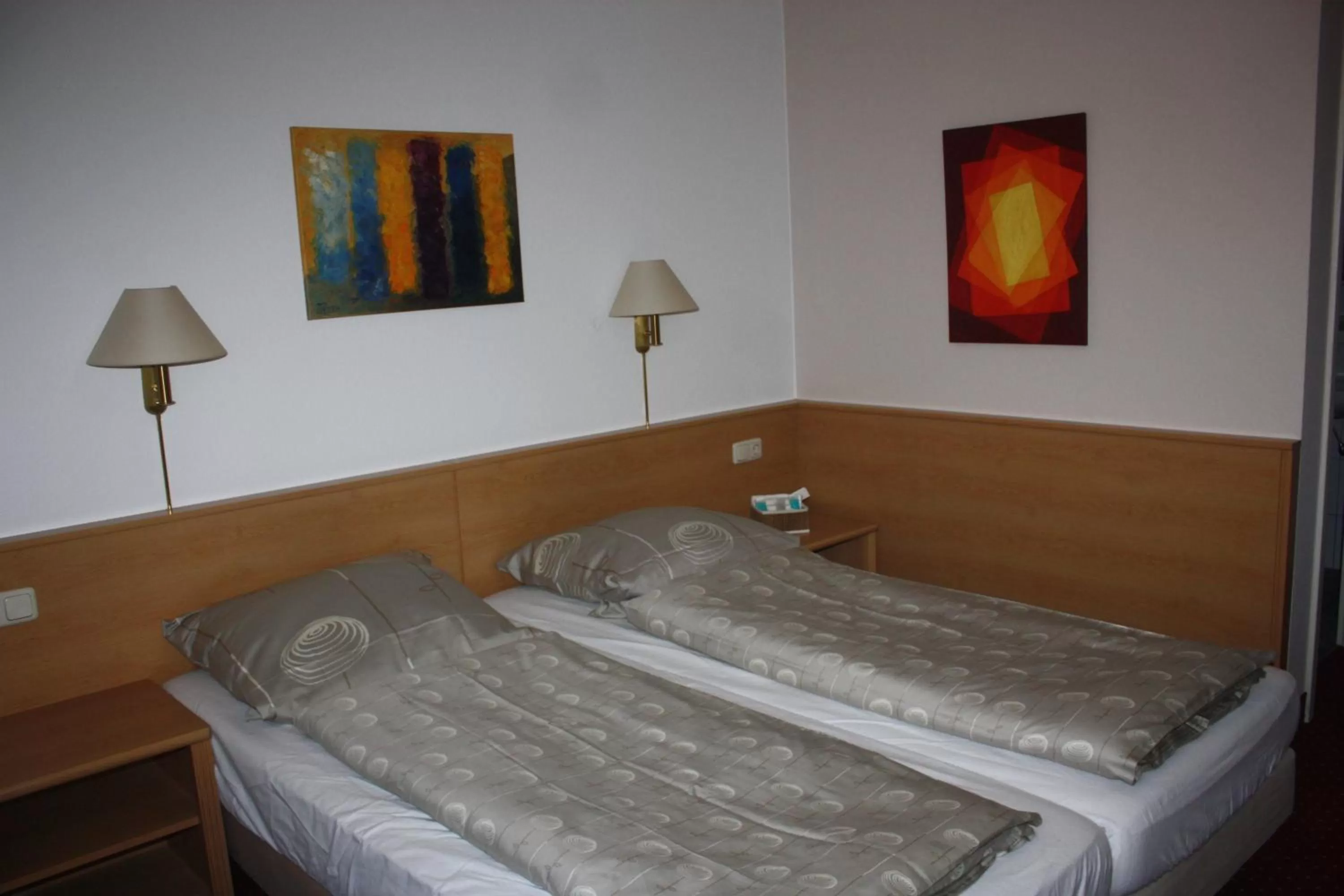 Photo of the whole room, Bed in Landhotel Garni am Mühlenwörth