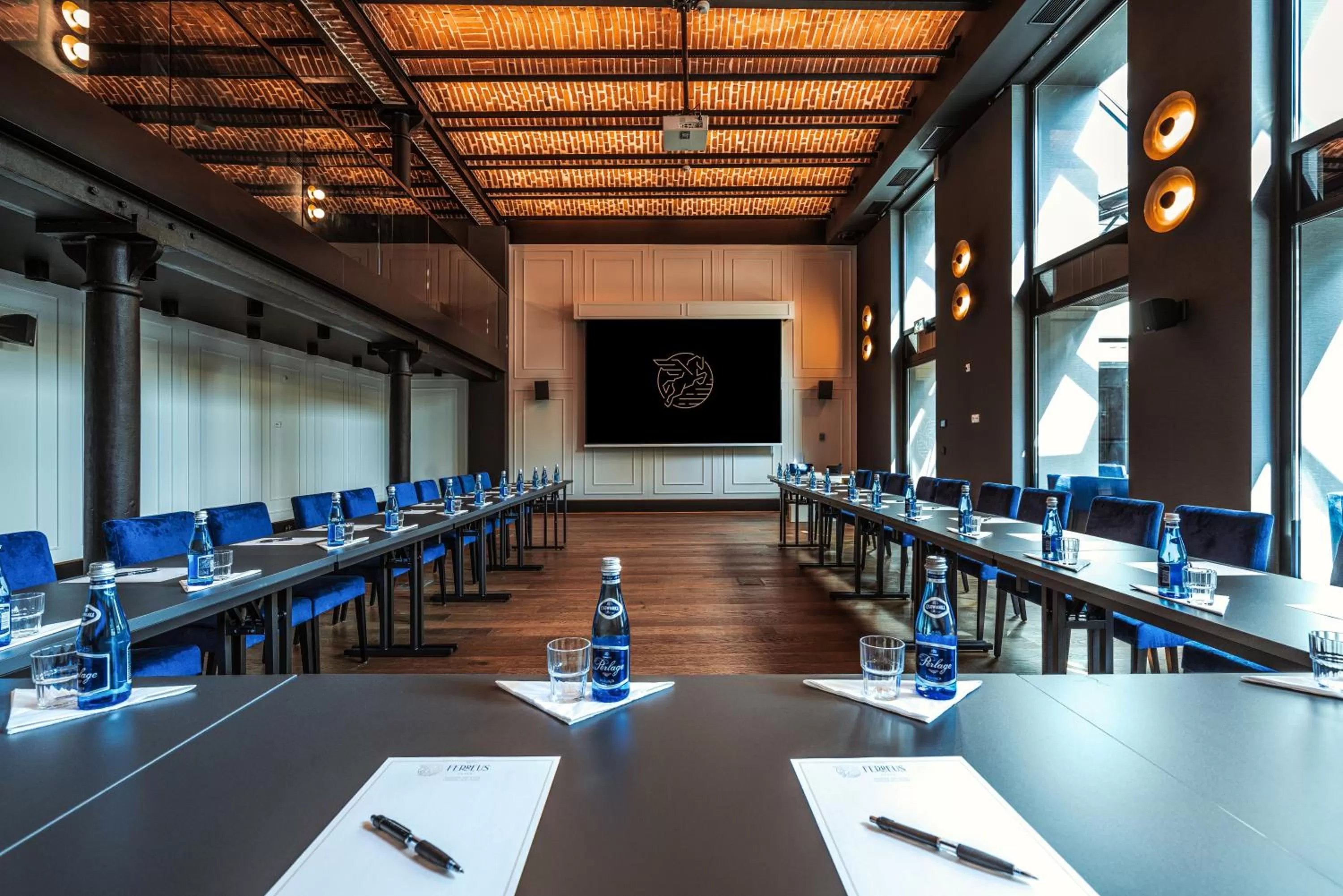 Business facilities in Hotel Ferreus Modern Art Deco