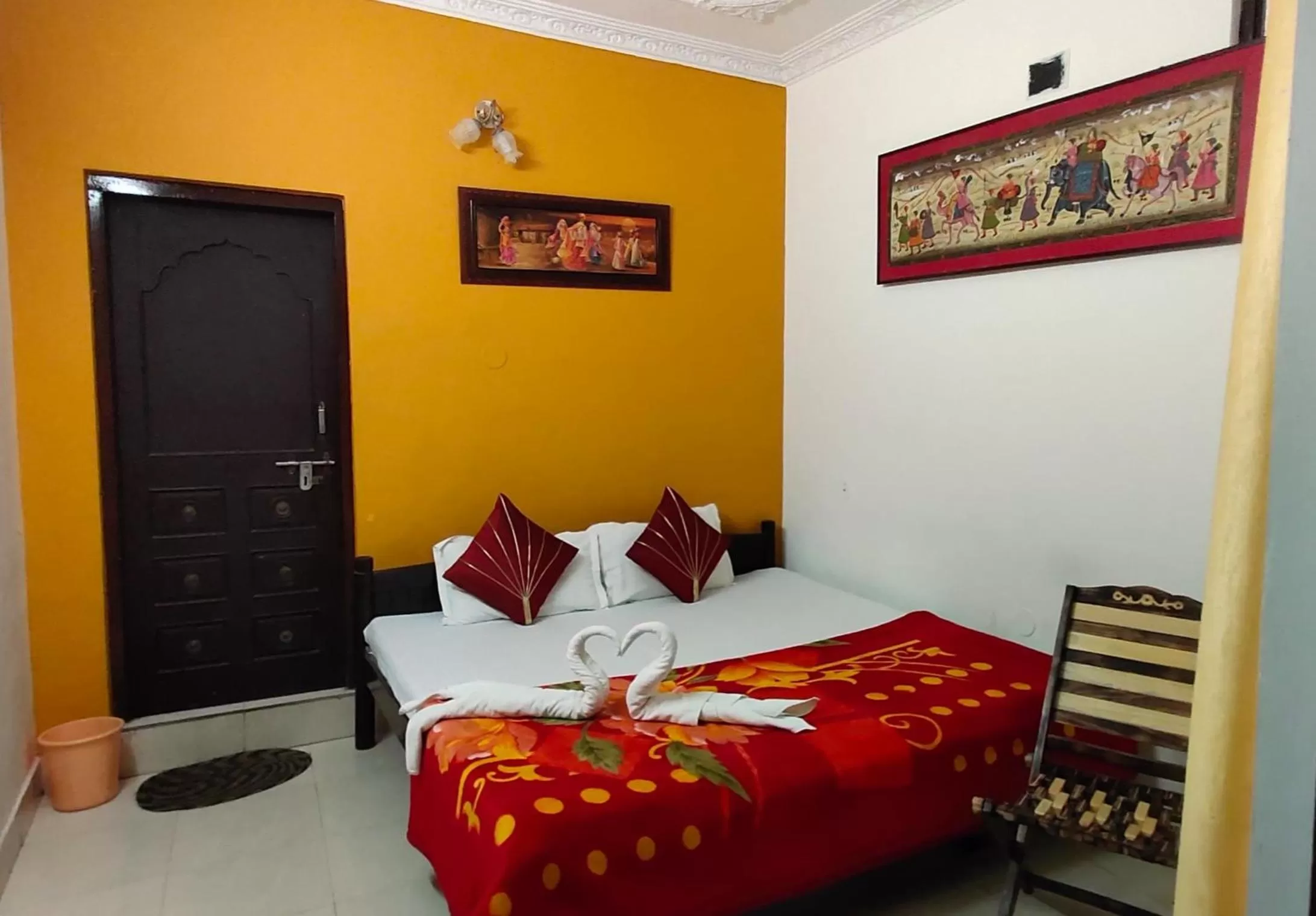 Bed in Haveli Taragarh Palace