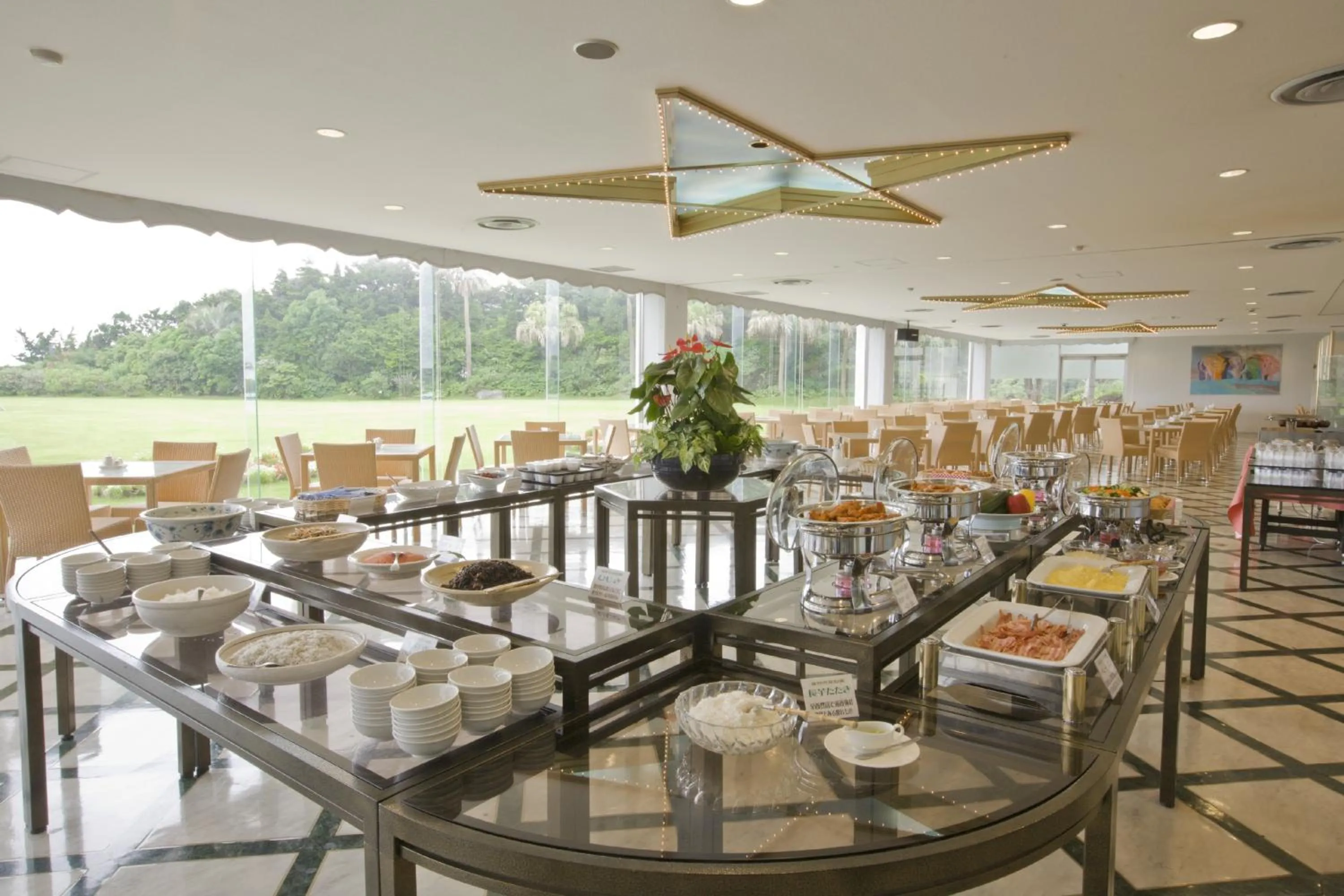 Restaurant/places to eat in Hotel Izukyu