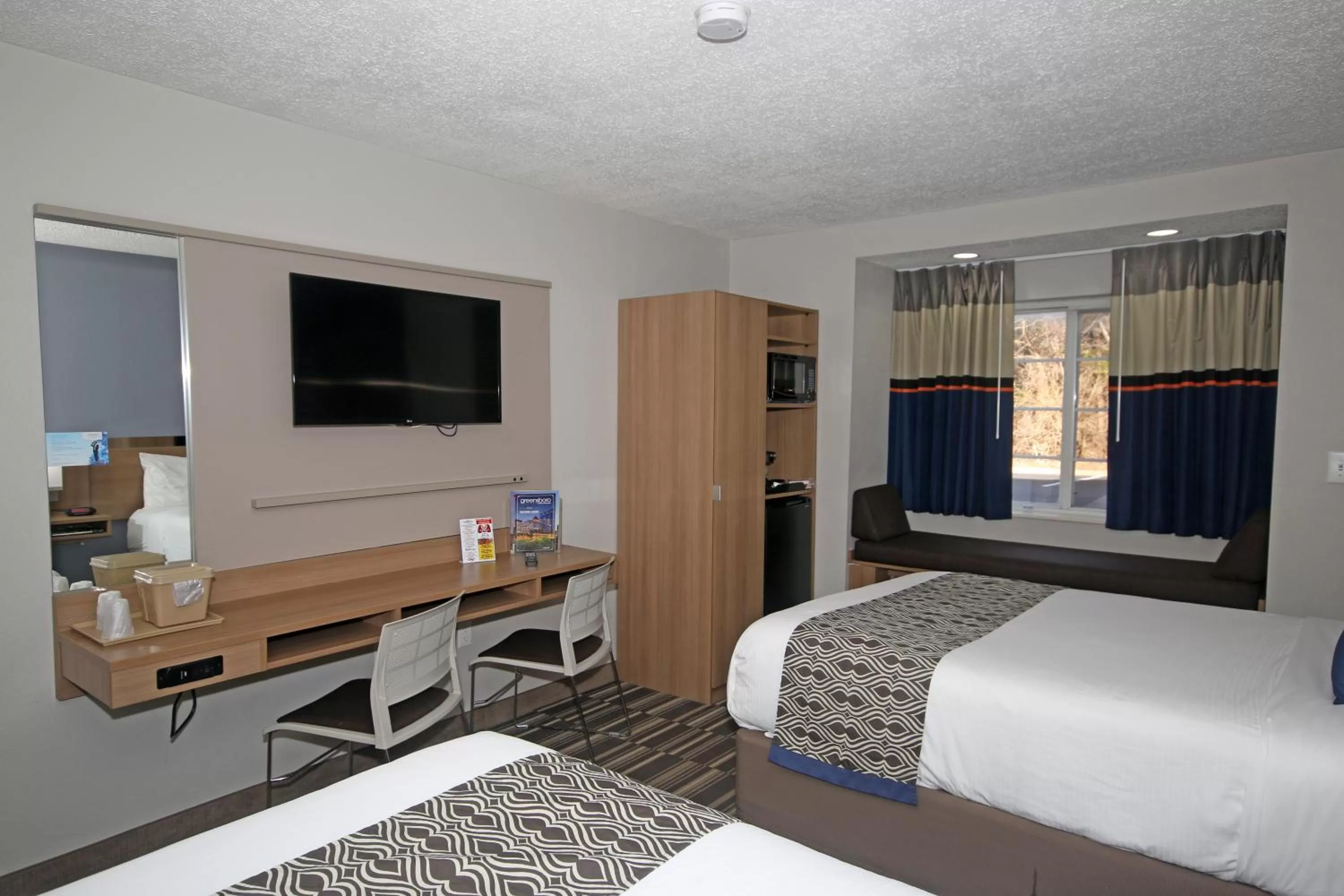 TV and multimedia, Bed in Microtel Inn by Wyndham Greensboro