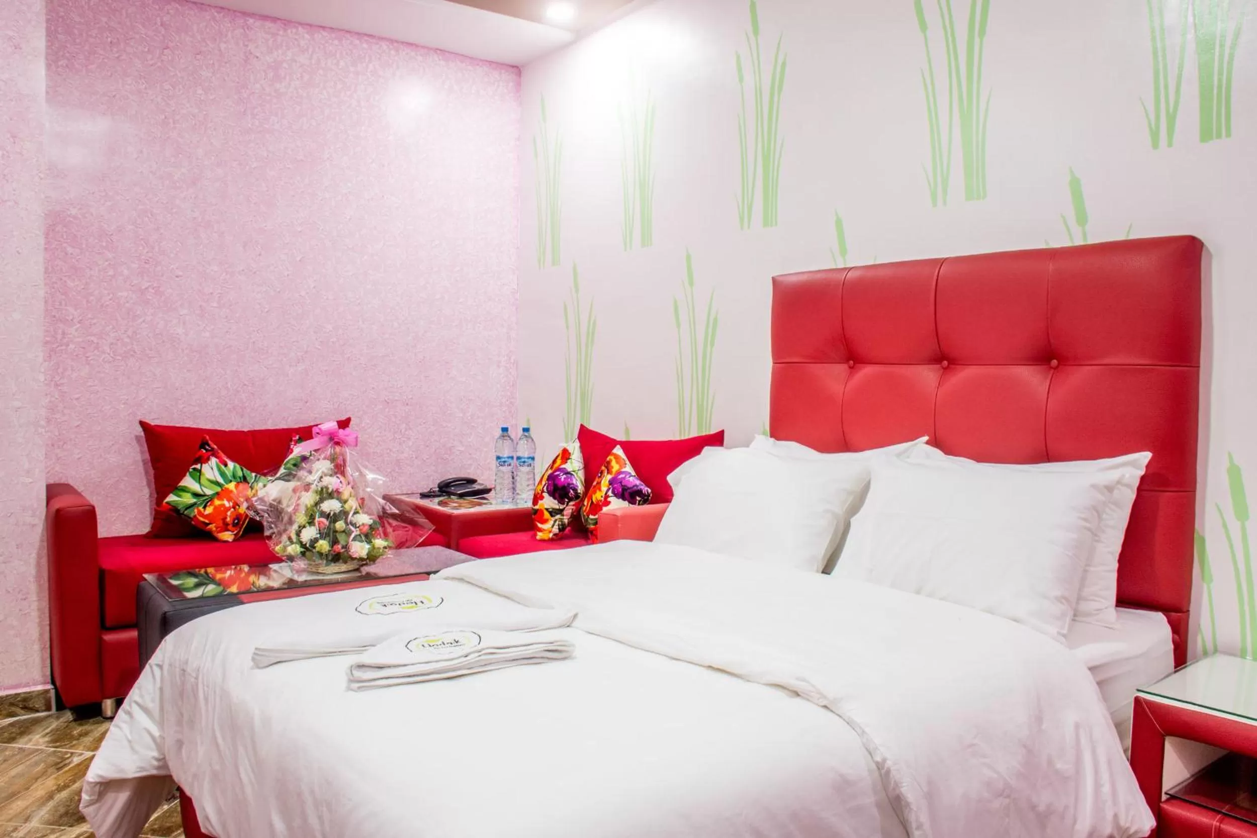 Bed in Hôtel Hadaik Ain Asserdoune