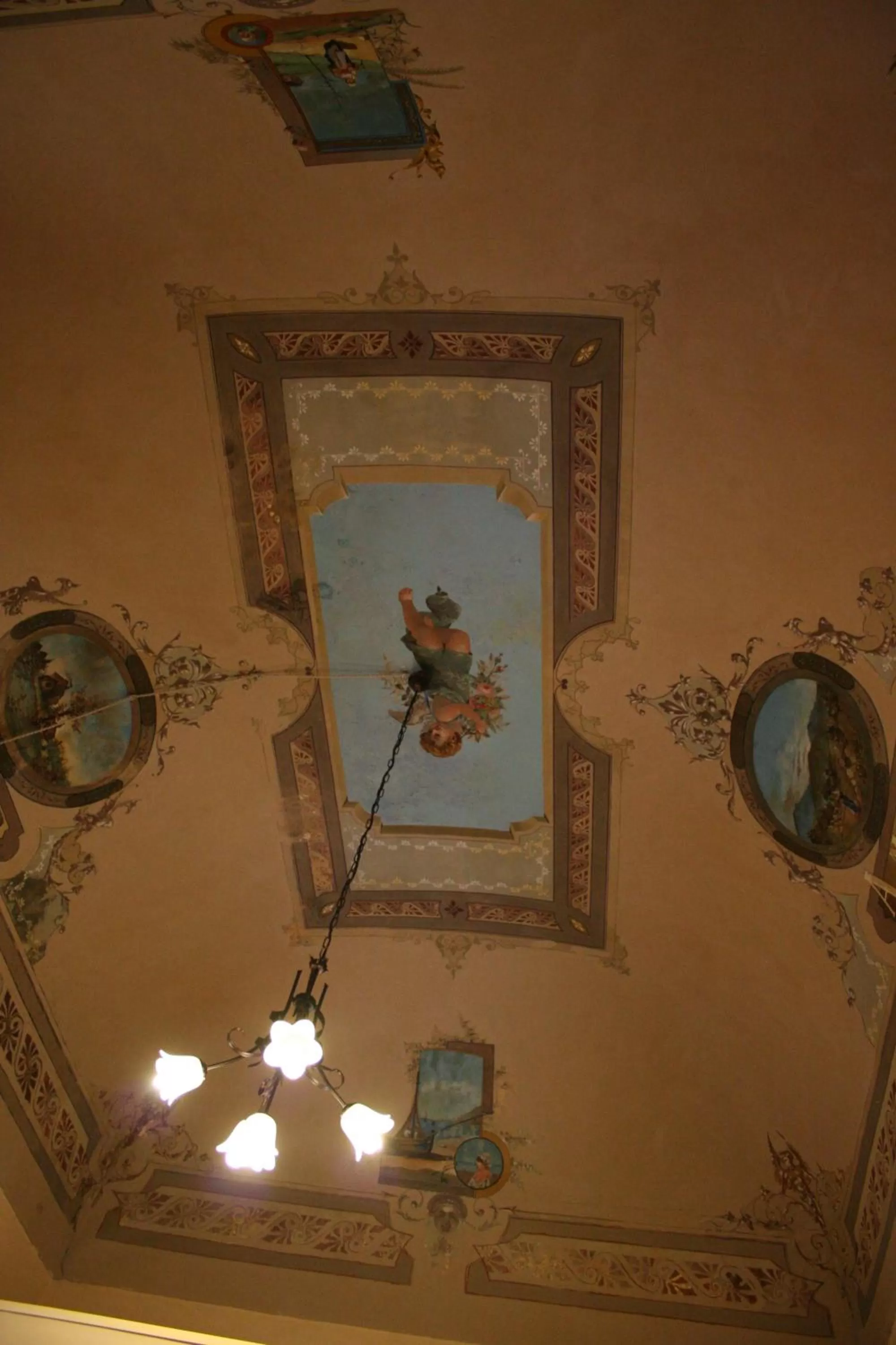 Decorative detail in Palazzo Il Cavaliere B&B De Charme