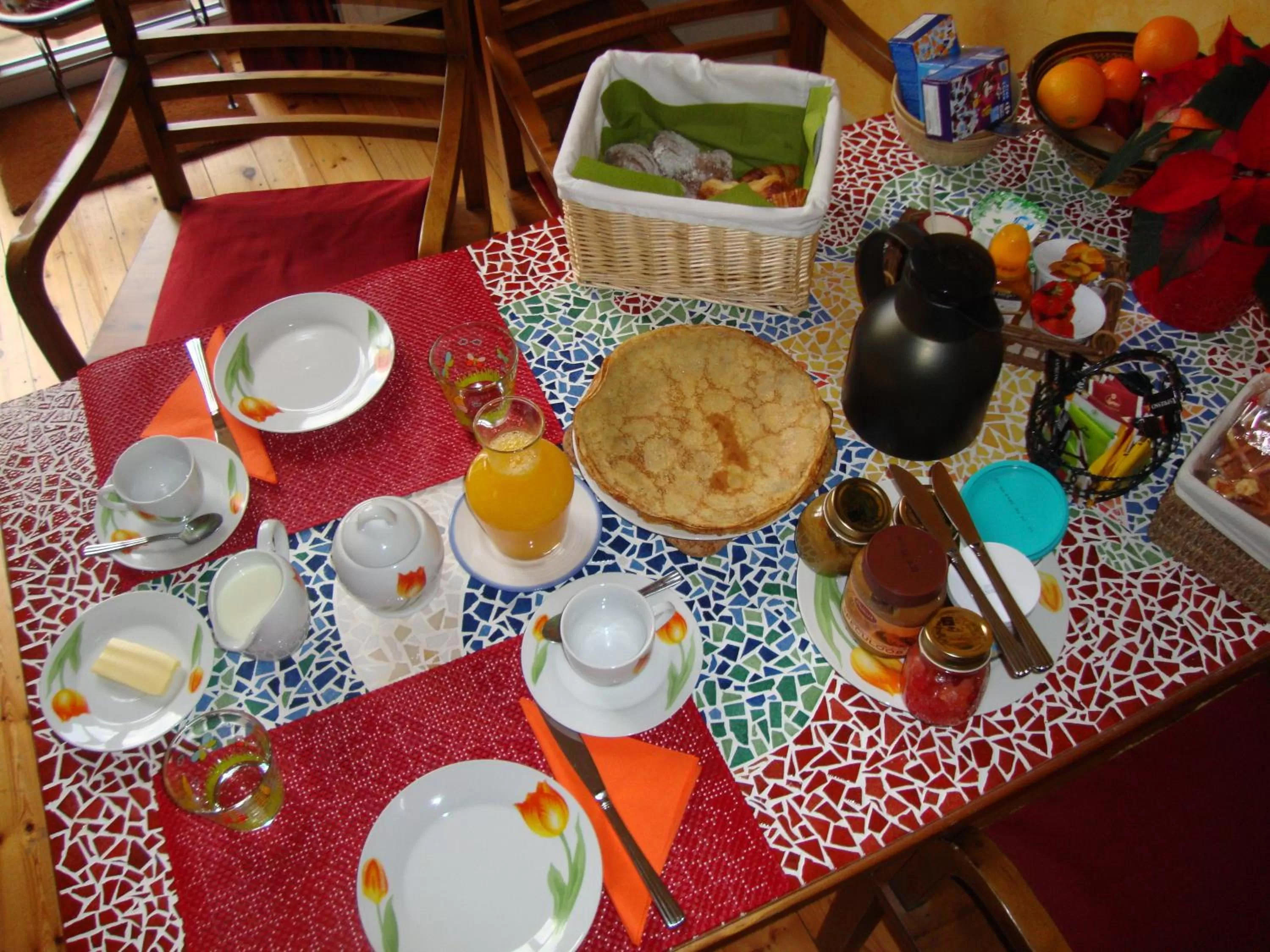 Buffet breakfast in B&B Marianne