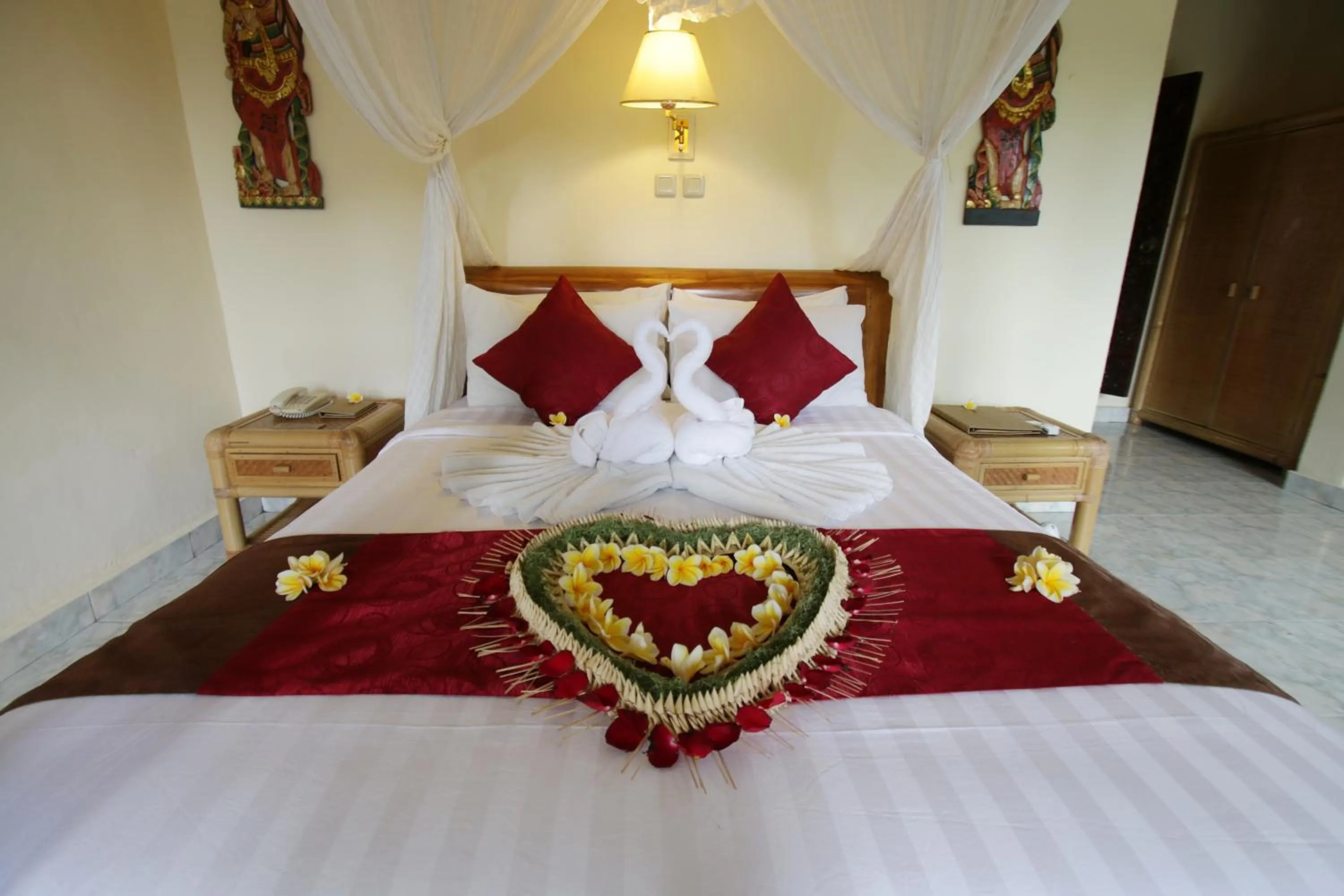 bunk bed, Bed in Nick's Hidden Cottages by Mahaputra