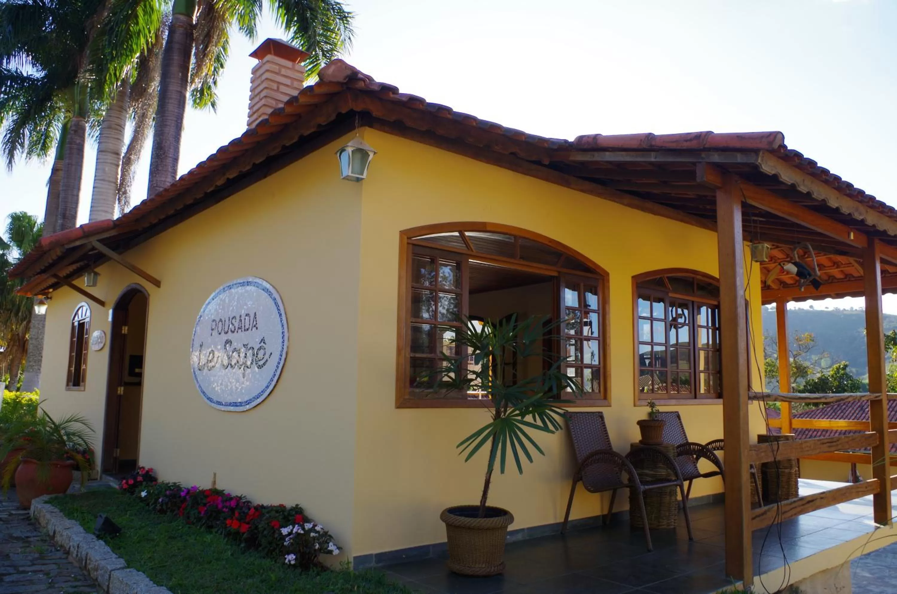 Patio, Property Building in Pousada Le Sapê