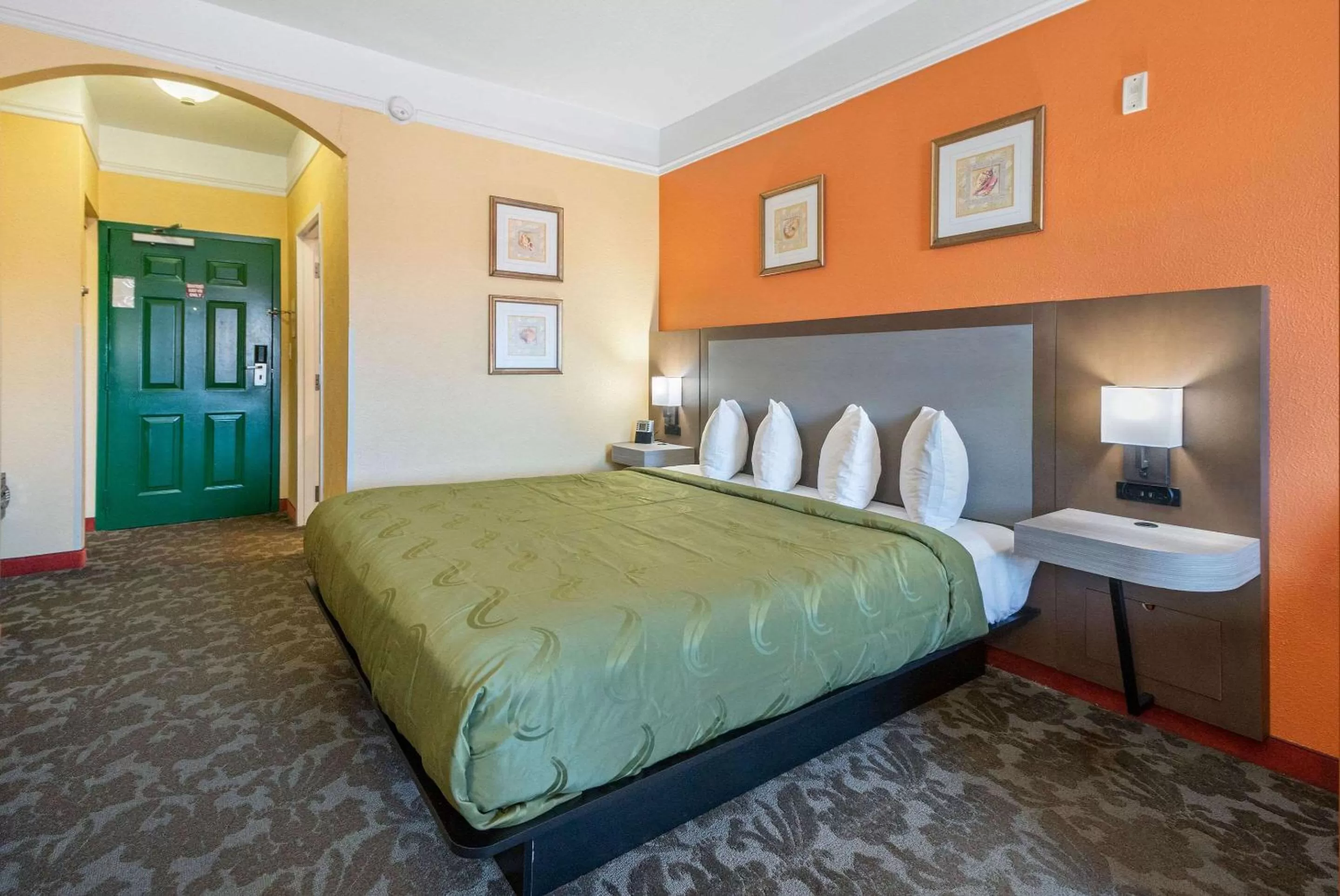 Standard Room, 1 King Bed, Ocean View in Quality Inn & Suites Beachfront