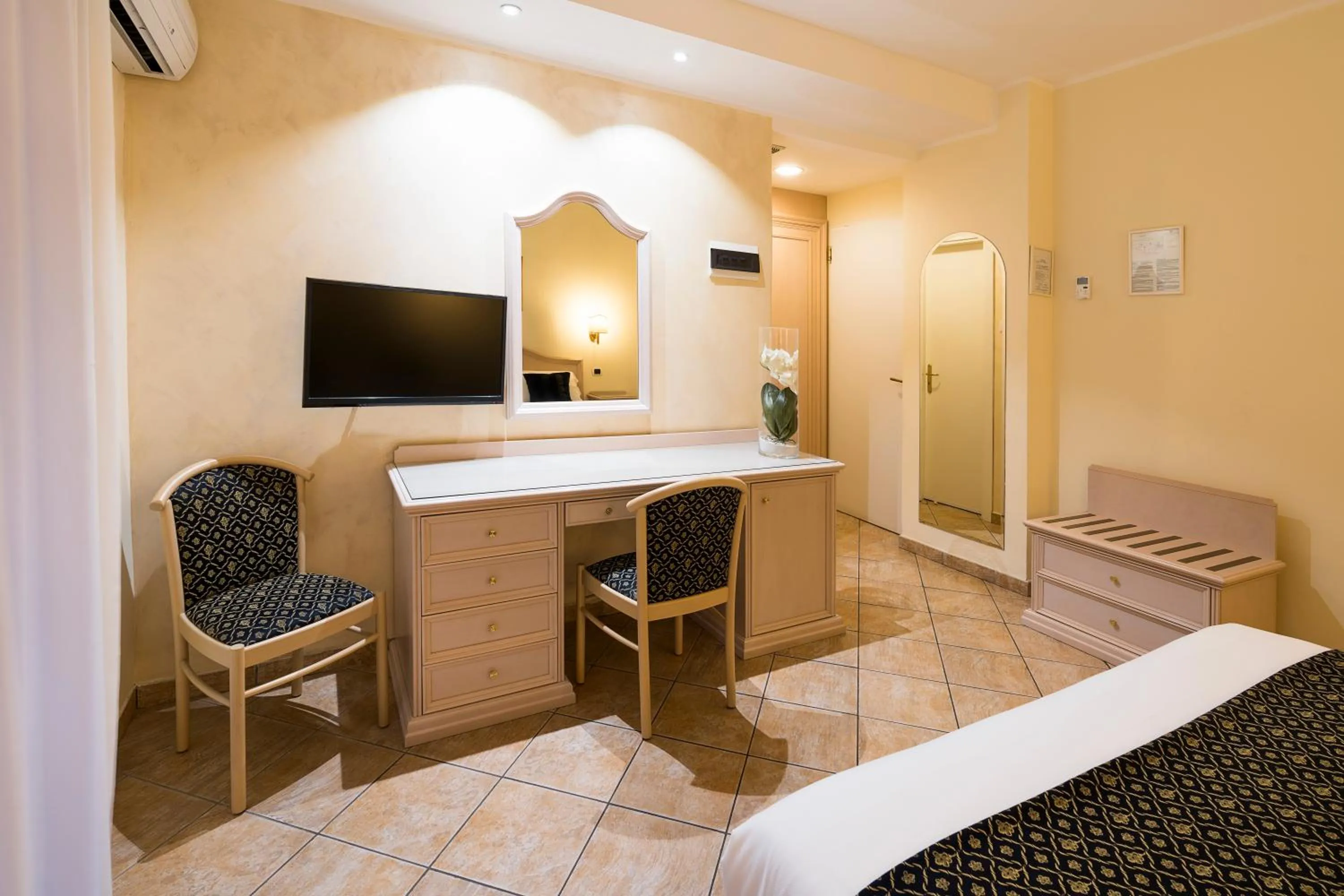 TV and multimedia, Bed in Sant Alphio Garden Hotel & SPA