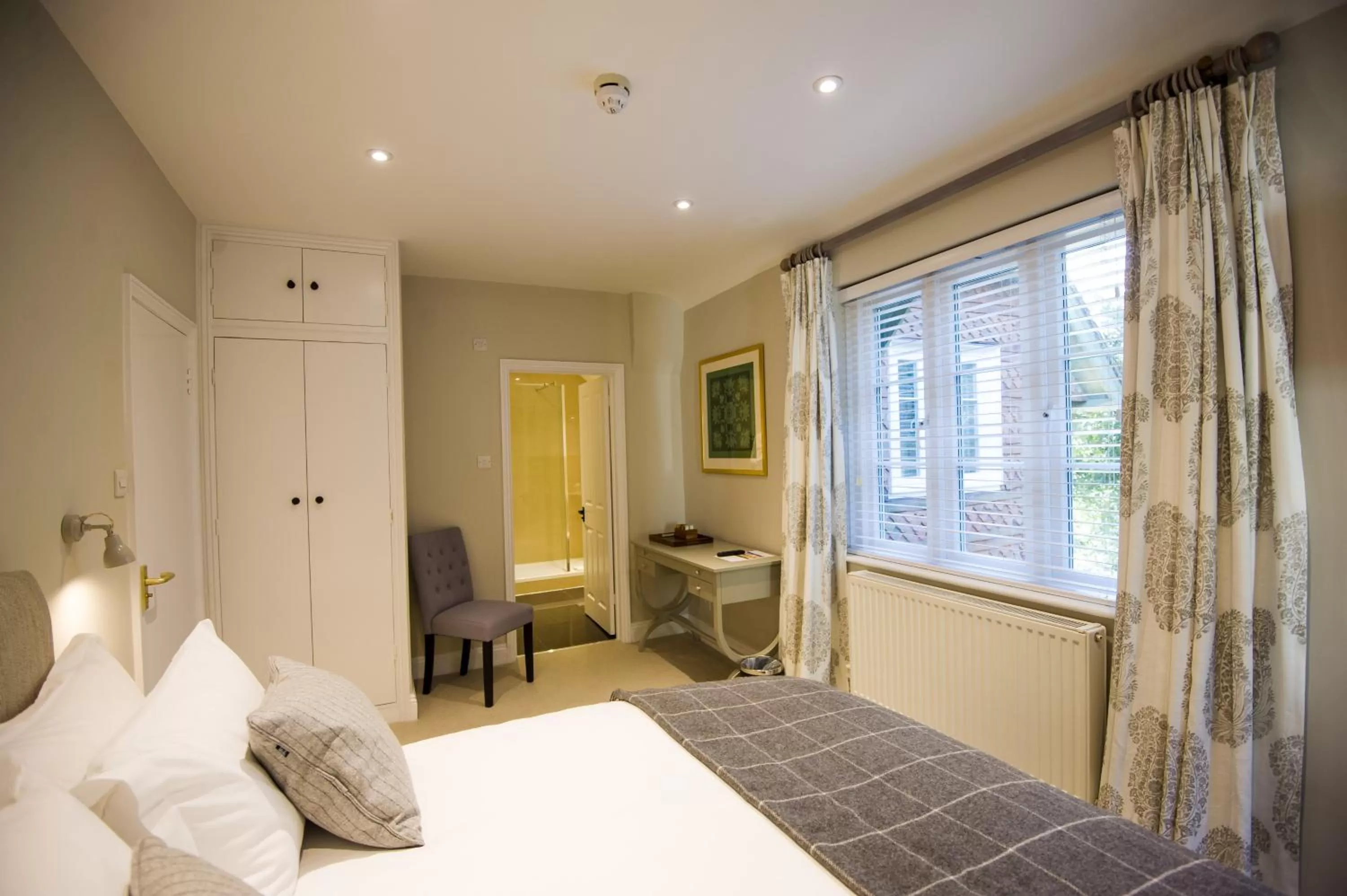 Bedroom, Bed in Cowdray Lodge B&B rooms