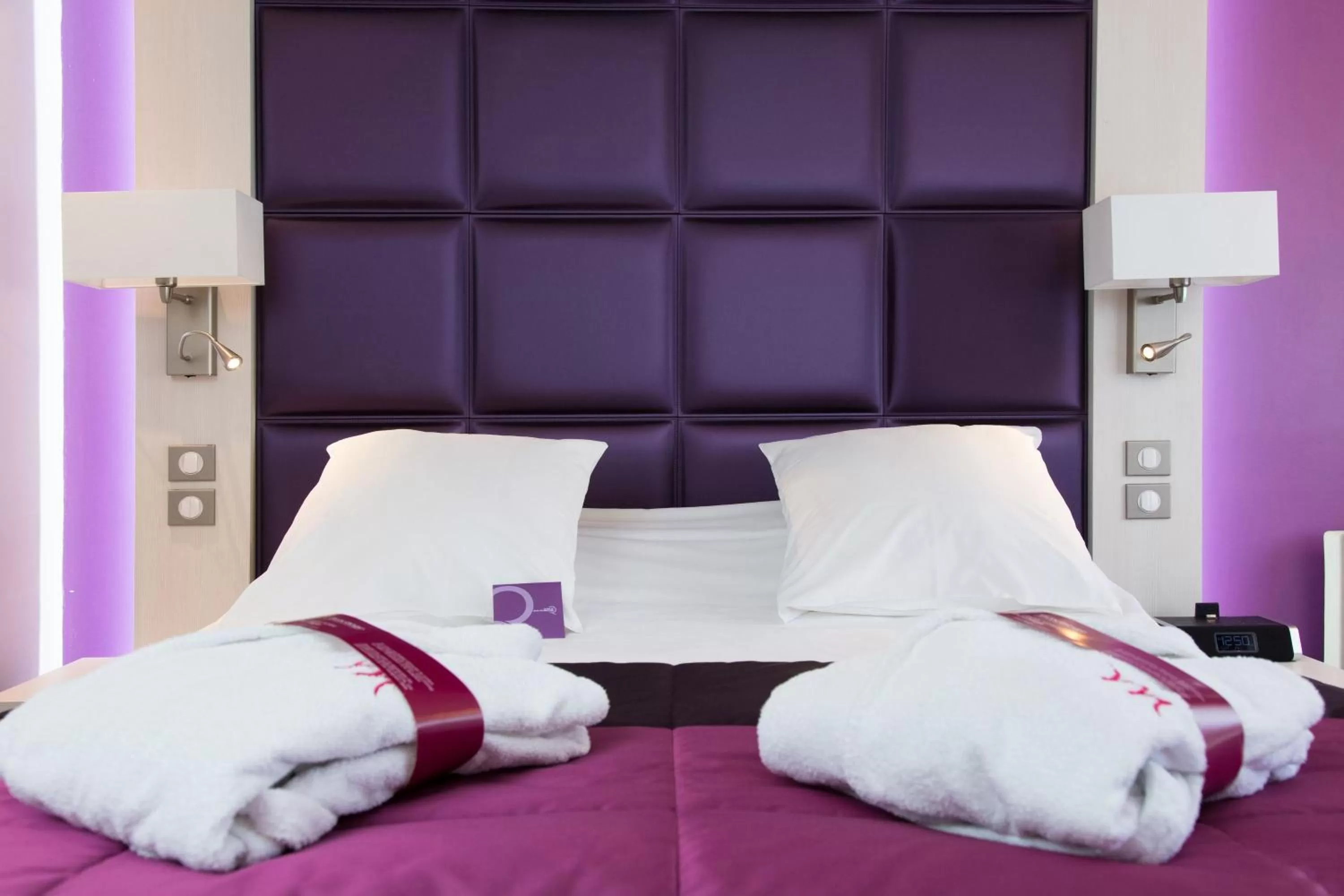 Decorative detail, Bed in Mercure Strasbourg Aéroport