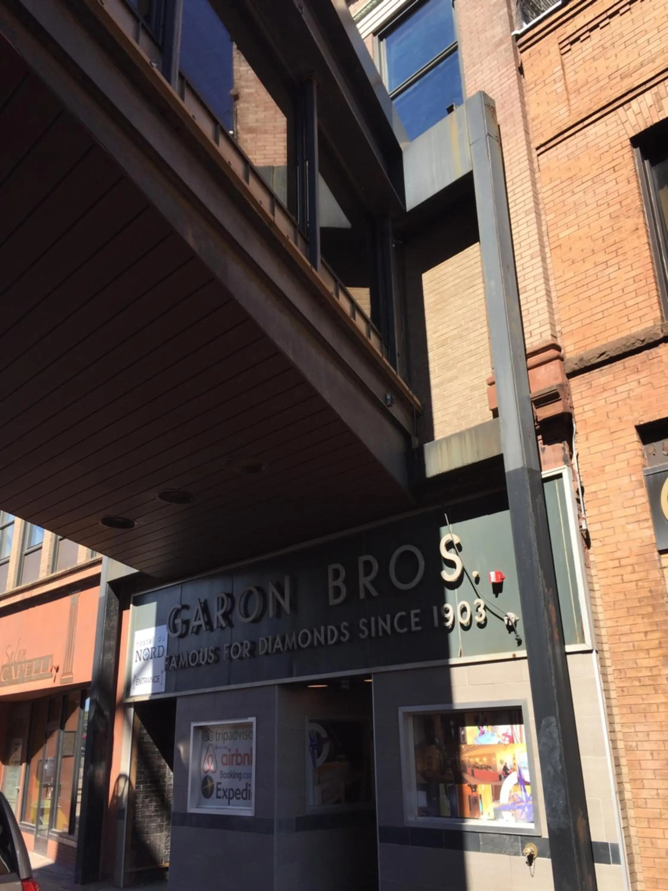 Property building in Hostel du Nord