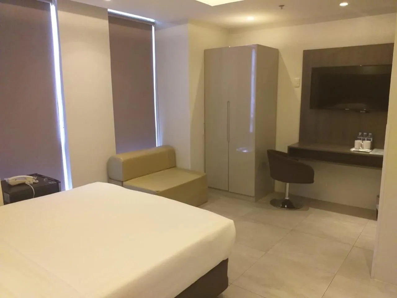 Bedroom, Bed in Mabolo Royal Hotel