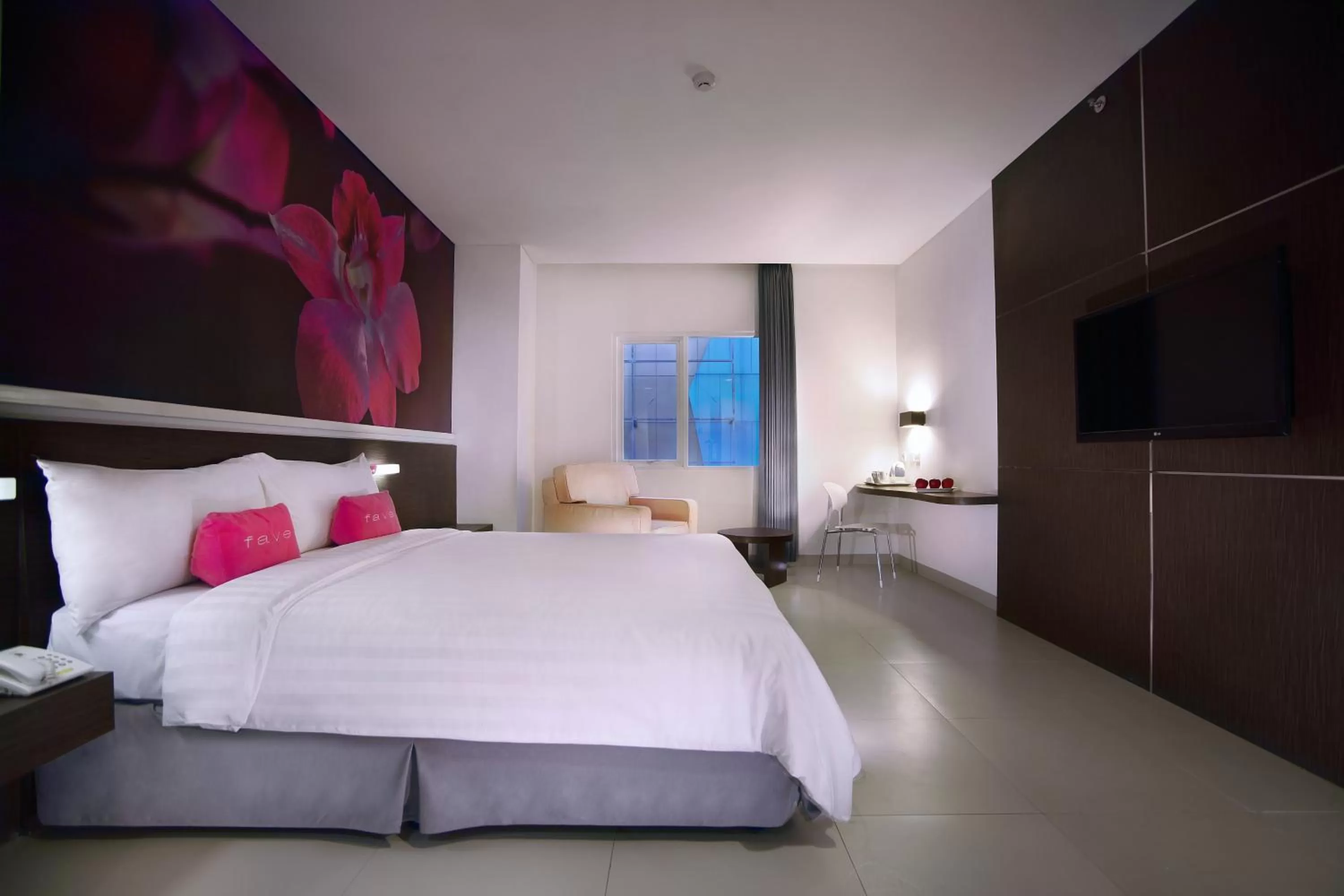 Bedroom, Bed in favehotel Melawai