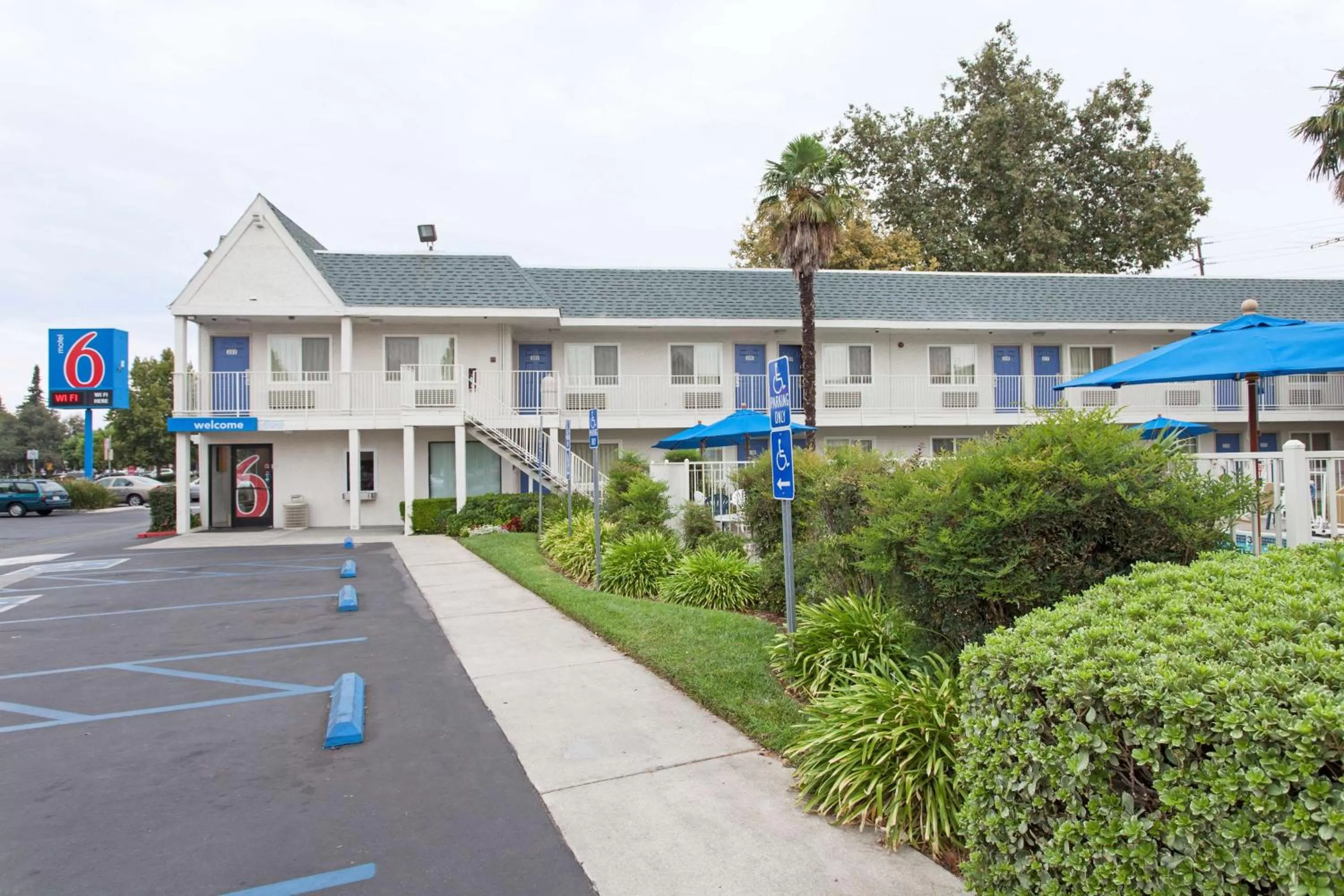 Property building in Motel 6-Sacramento, CA - Central