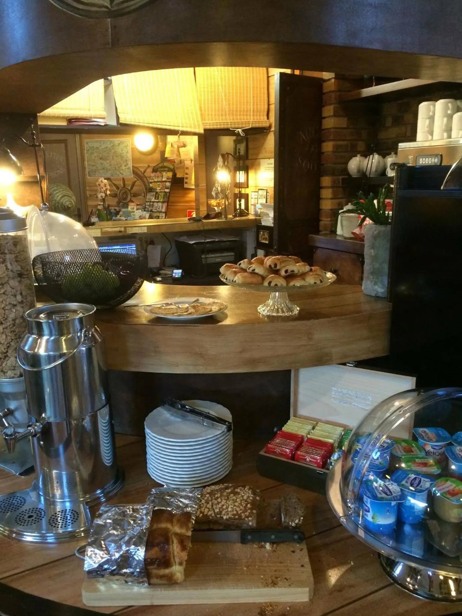 Continental breakfast in Hotel Nuit Et Jour - La Maison de Lucile