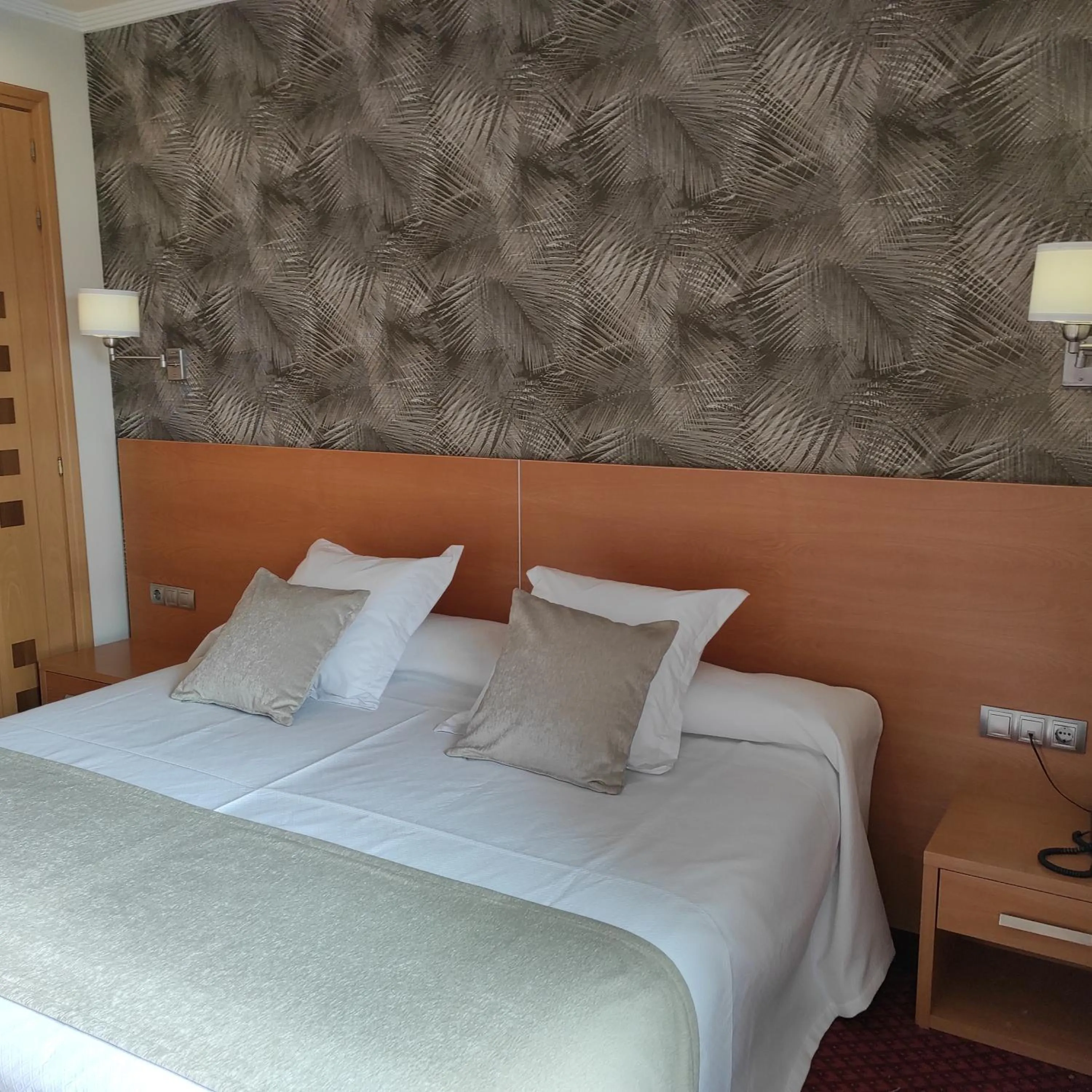 Bedroom, Bed in Peregrina Hotel