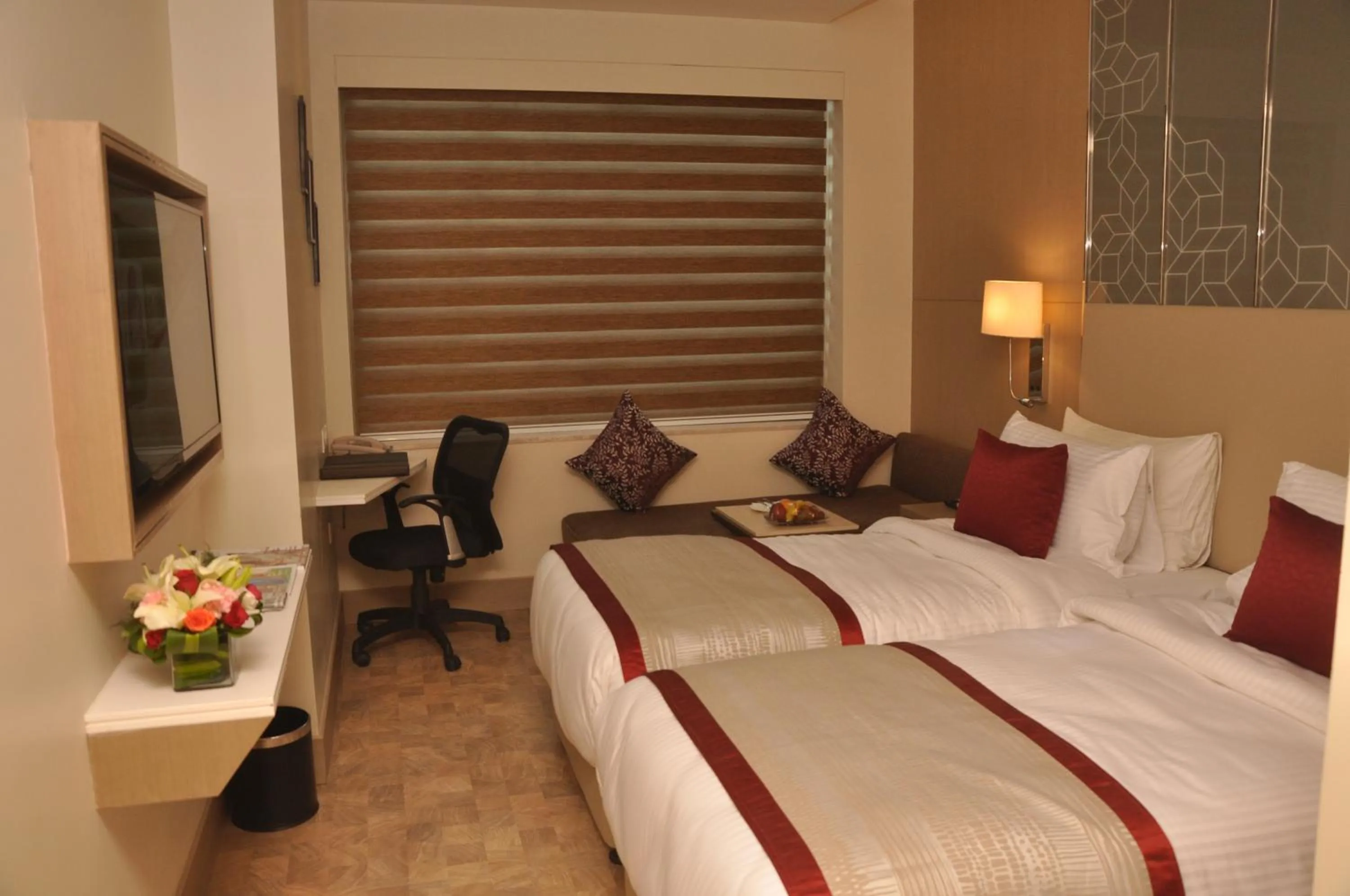 Photo of the whole room, Bed in Days Hotel Jaipur Tonk Road By Wyndham