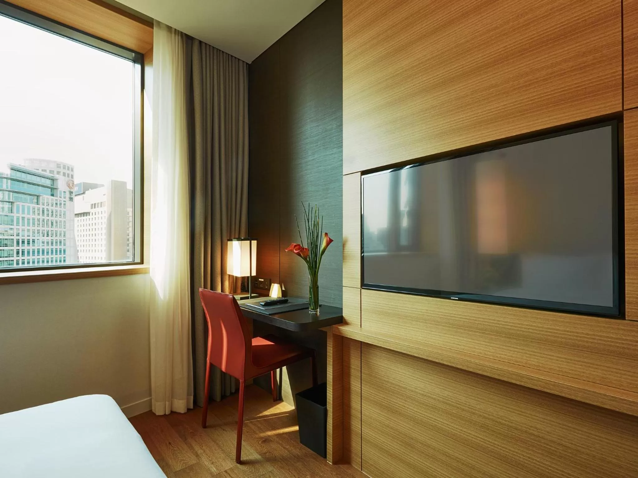 Bedroom, TV/Entertainment Center in Crown Park Hotel Seoul