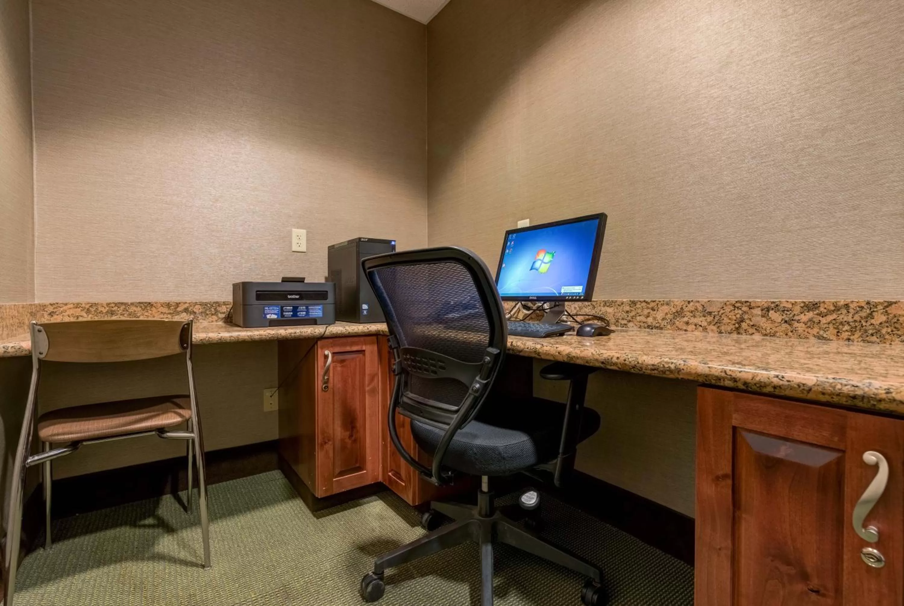 Business facilities in Grand Vista Hotel Parachute