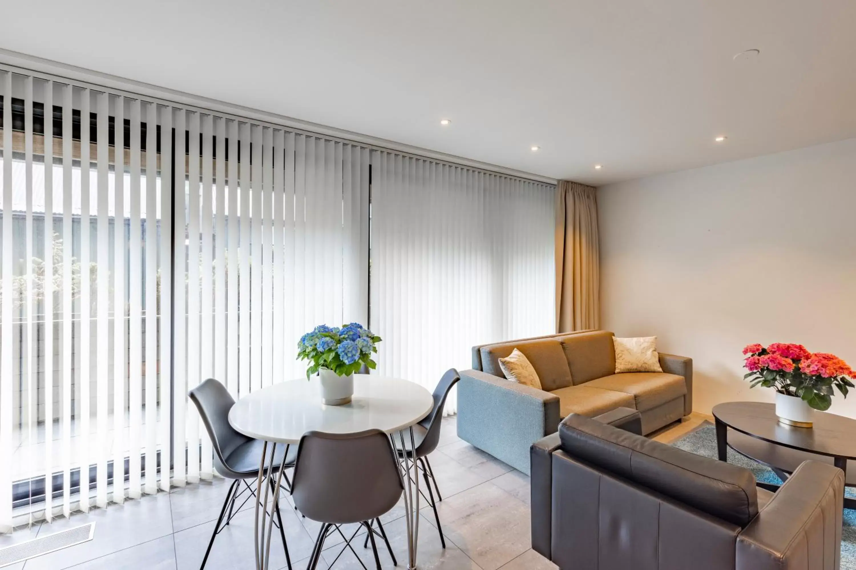 Two-Bedroom Suite with Balcony in Black Pearl Apartment Hotel Two-Bedroom Suite with Balcony in Black Pearl Apartment Hotel