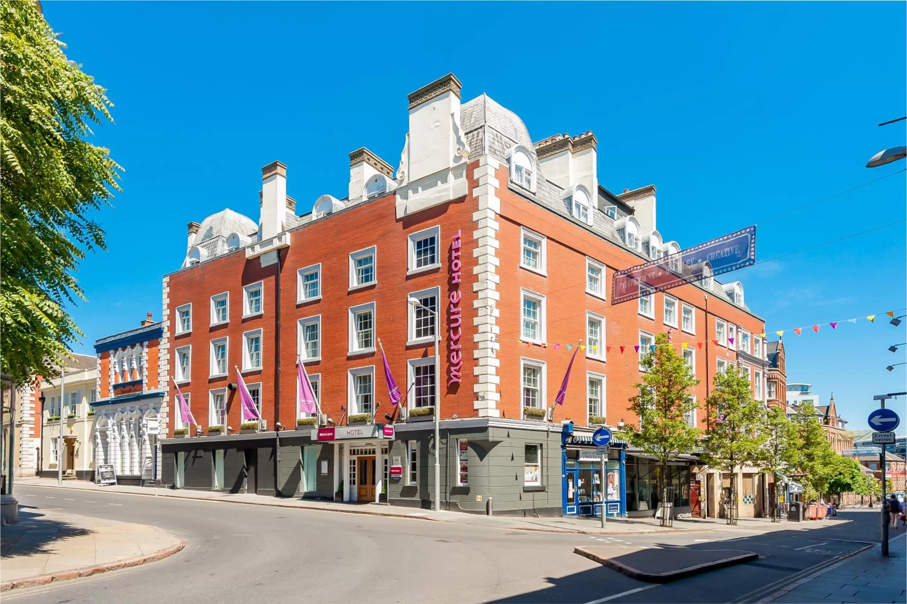 Property building in Mercure Nottingham City Centre Hotel