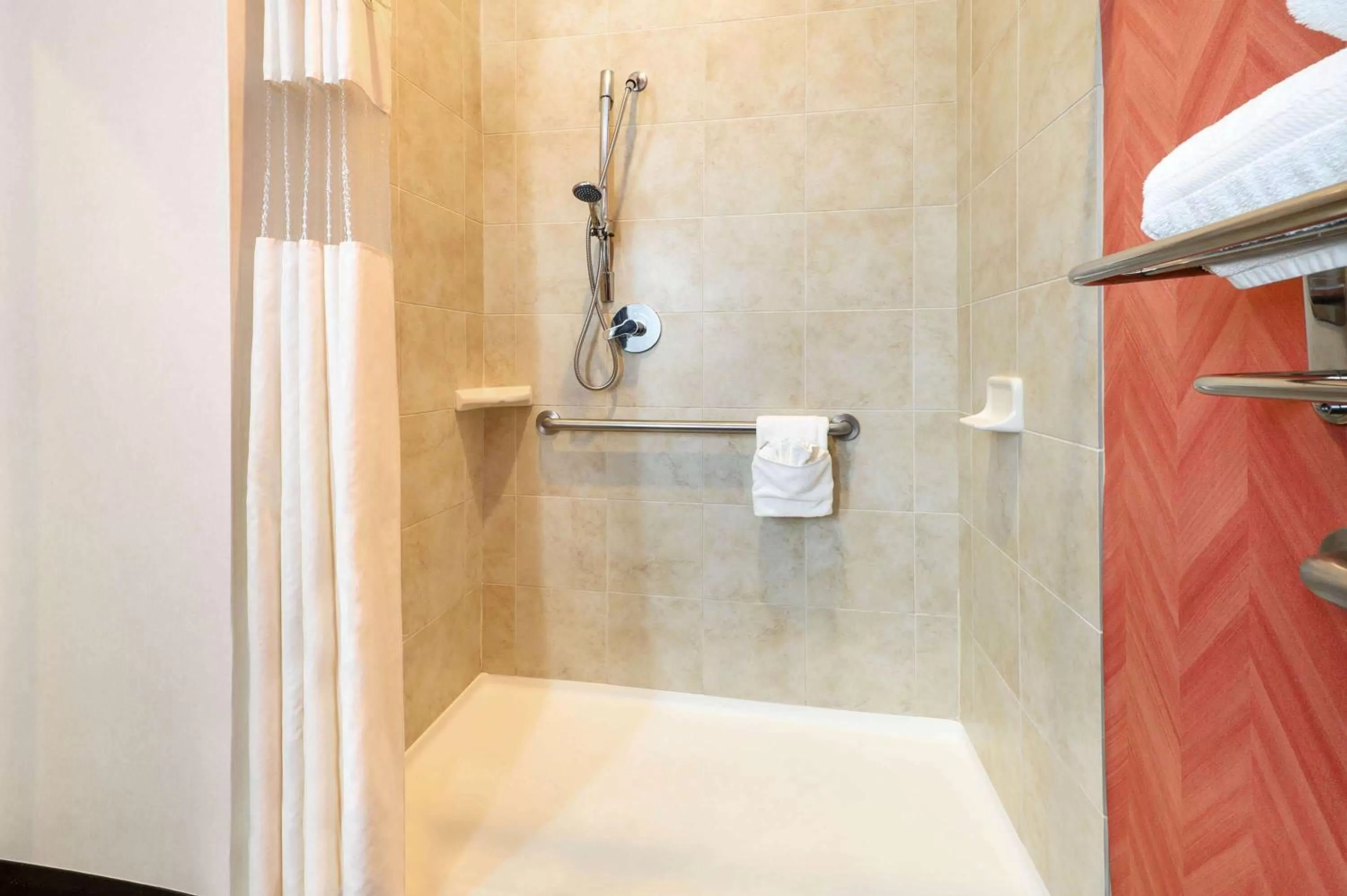 Shower in La Quinta by Wyndham Longview North