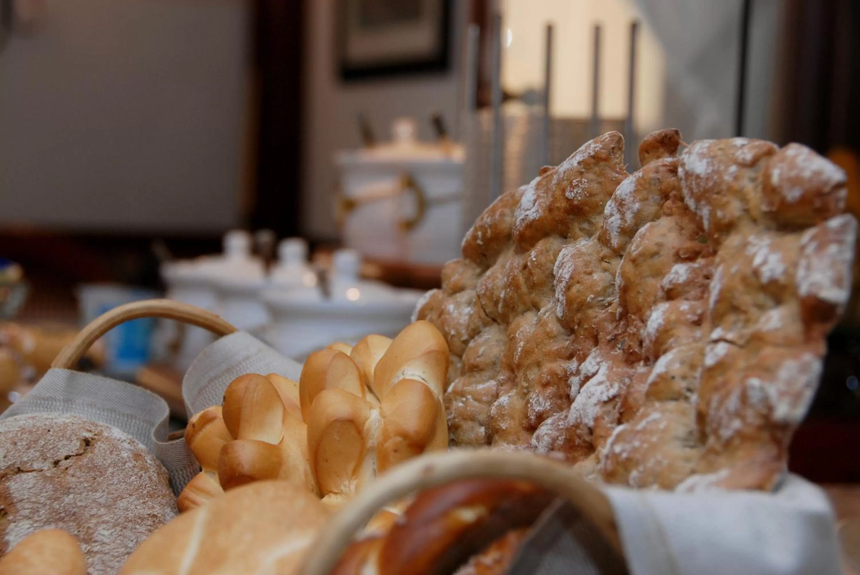 Restaurant/places to eat in Central Hotel