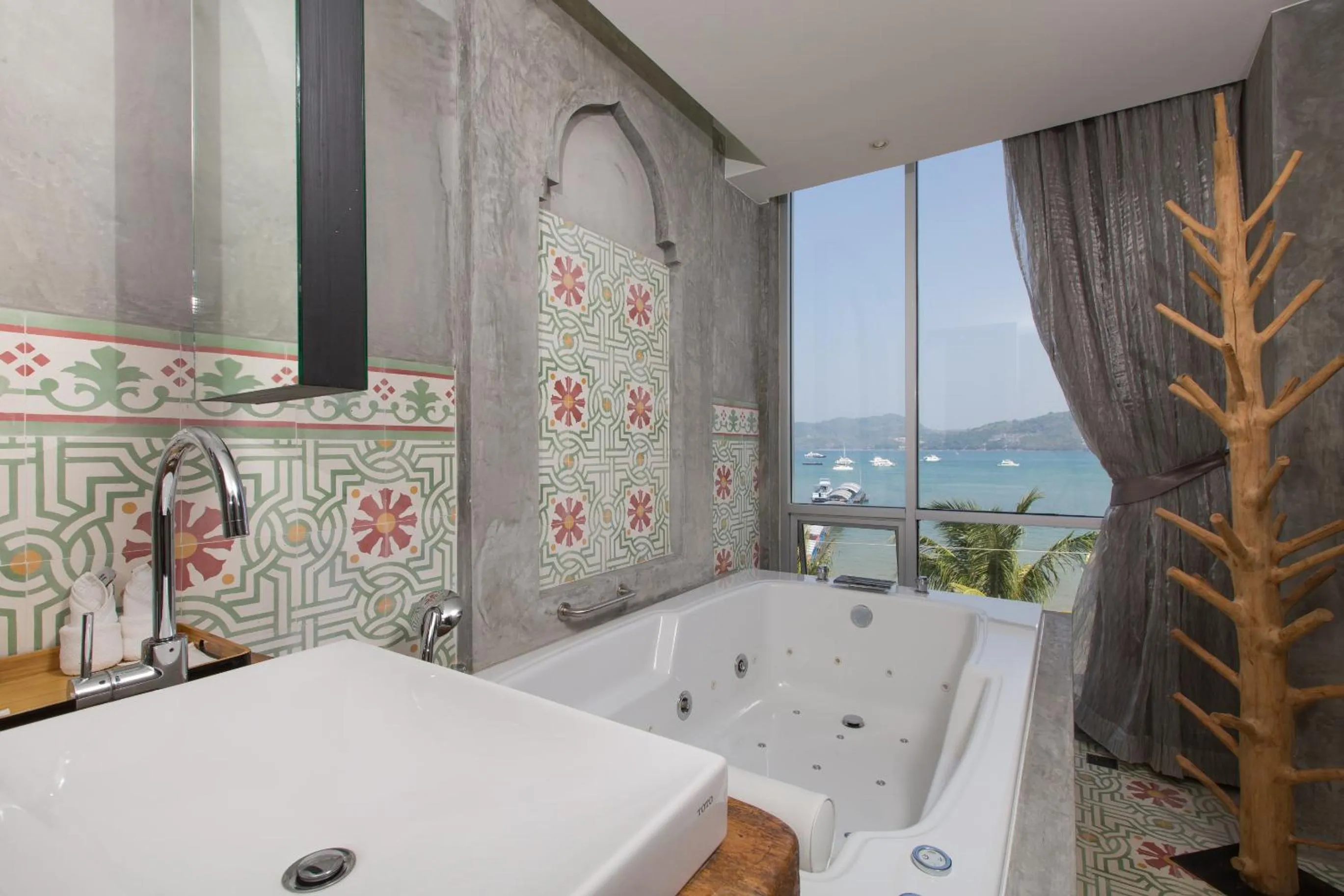 Shower in Patong Signature Boutique Hotel