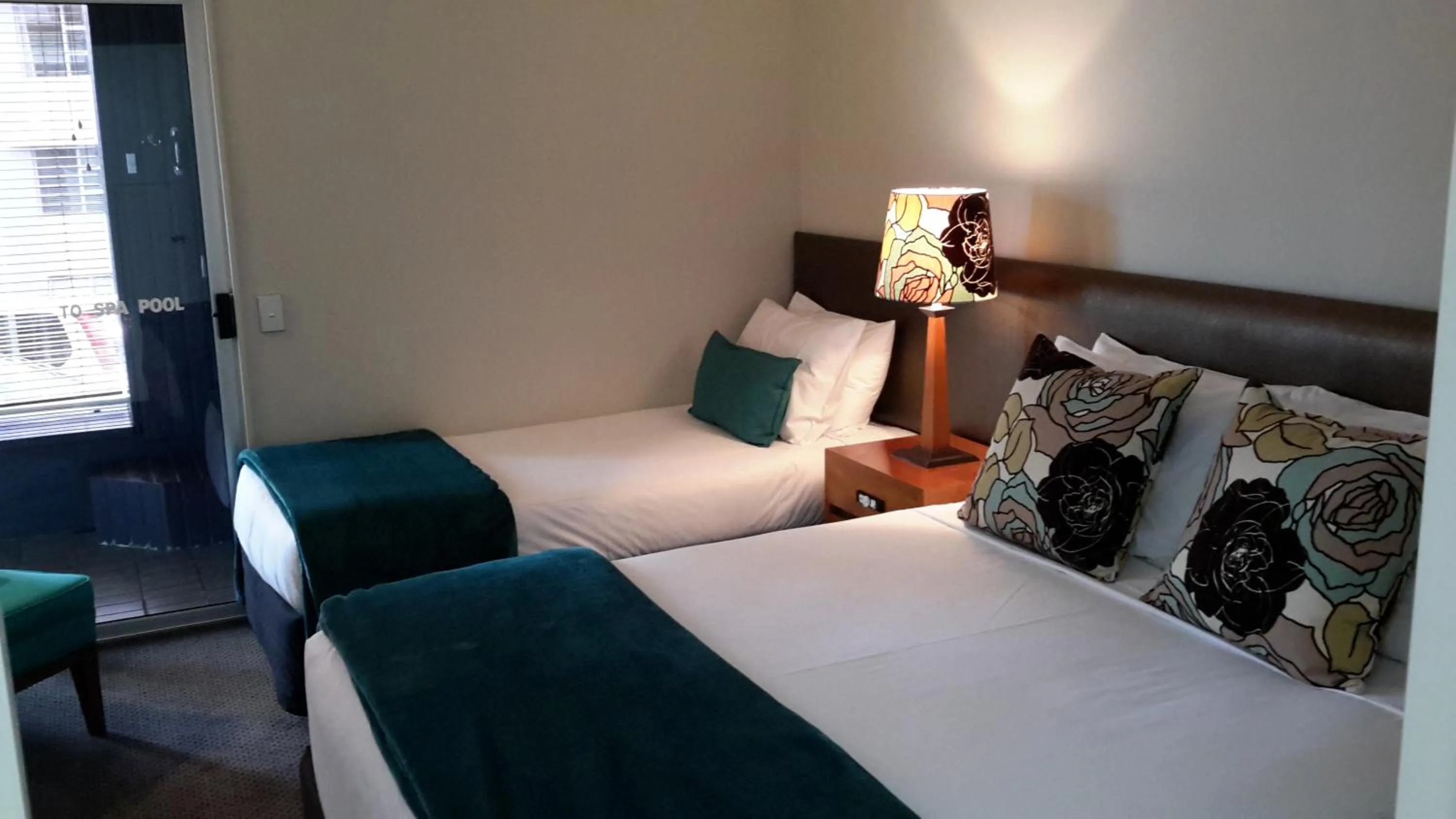 Bed in The Cove- On The Lake