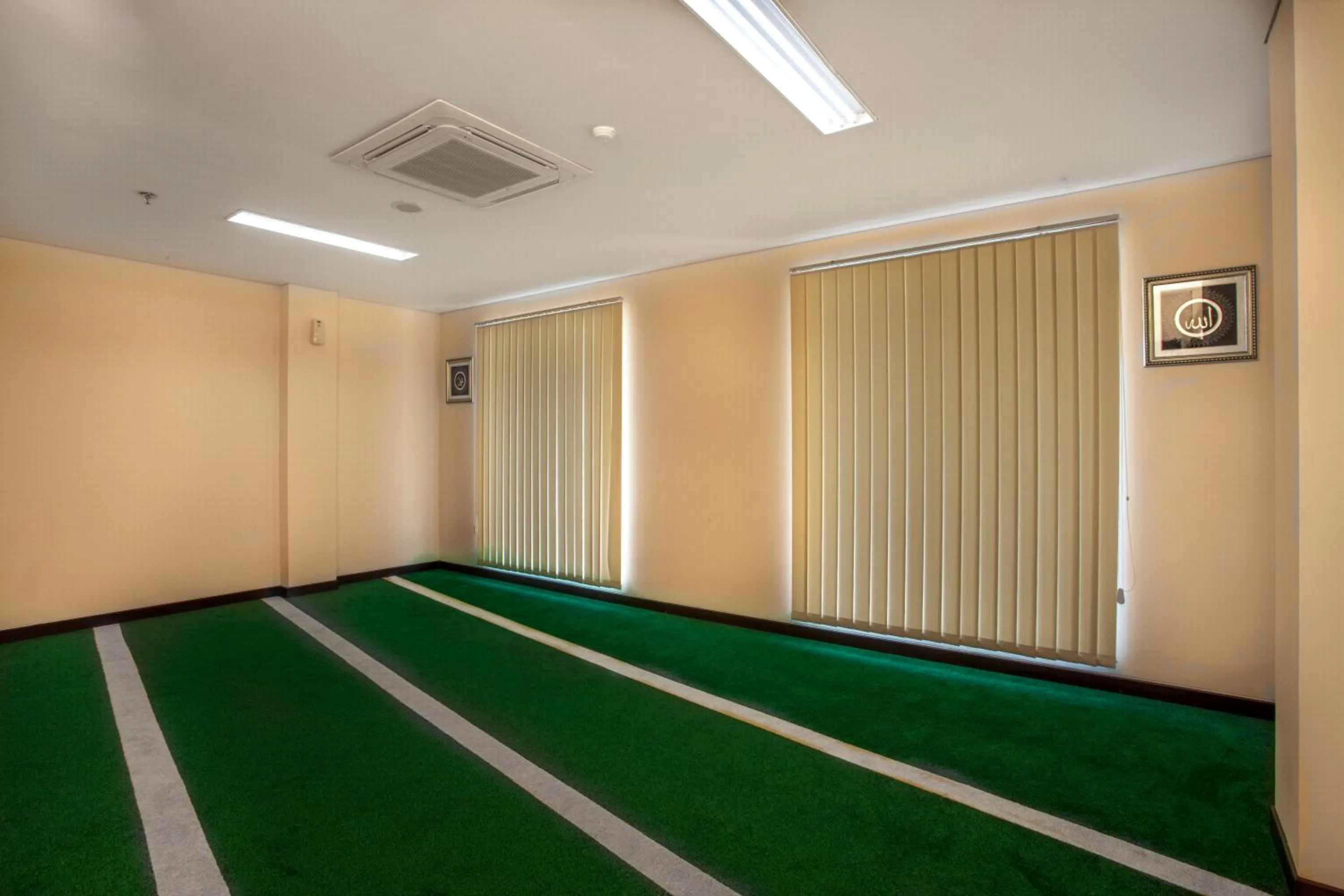 Business facilities in Days Hotel & Suites by Wyndham Jakarta Airport