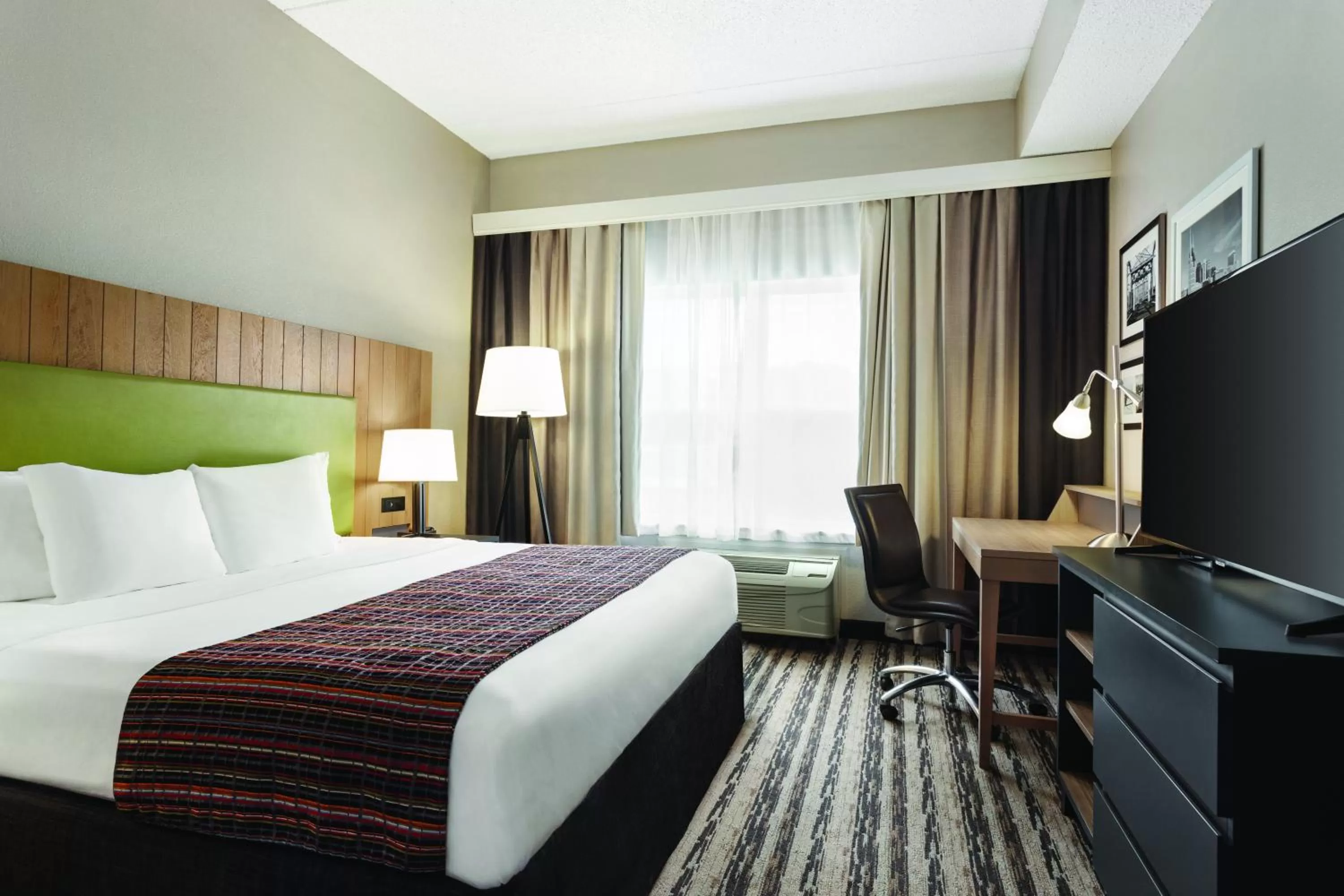 Photo of the whole room, Bed in Country Inn & Suites by Radisson, Nashville Airport East, TN