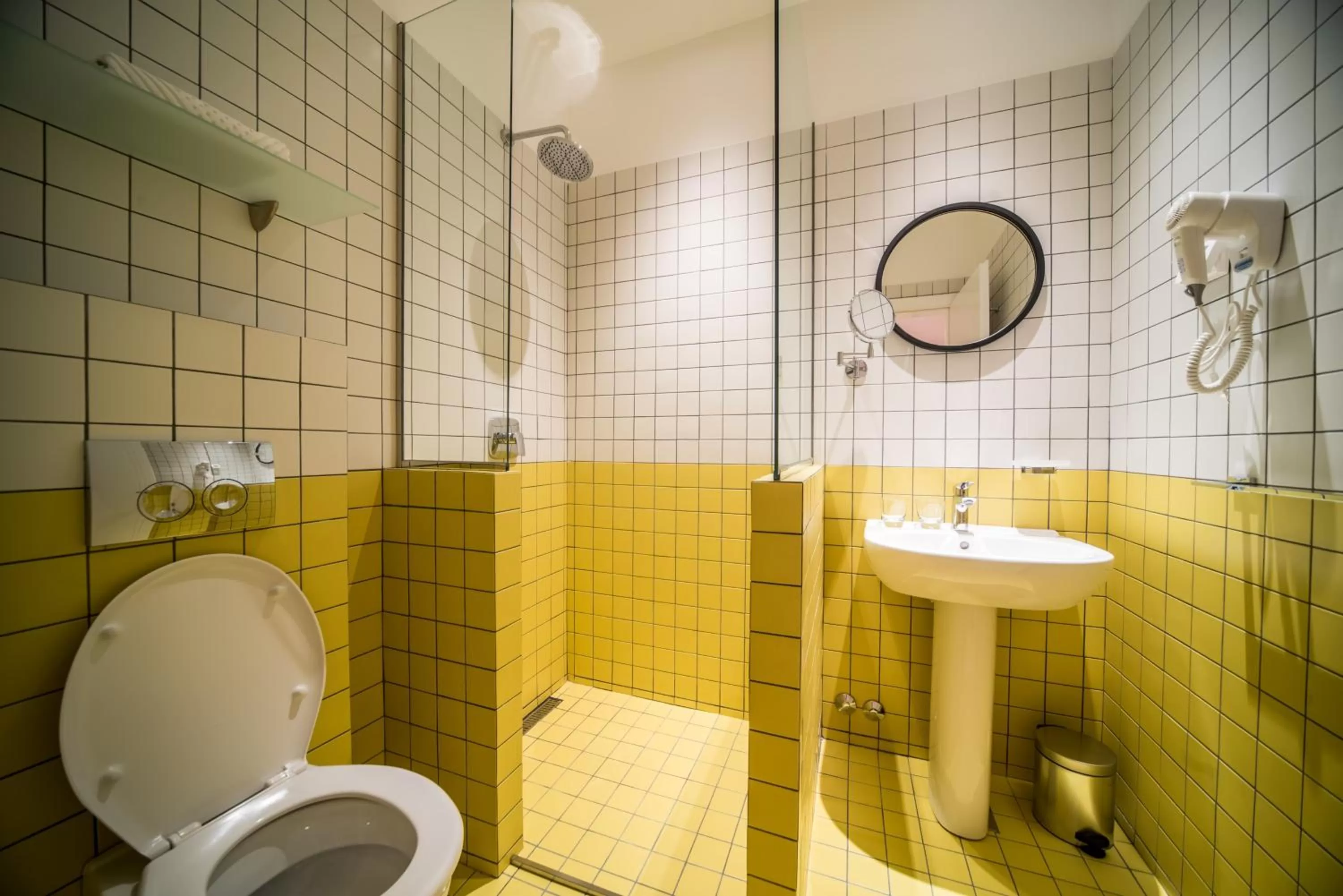 Shower in Hotel Marienplatz Podgorica