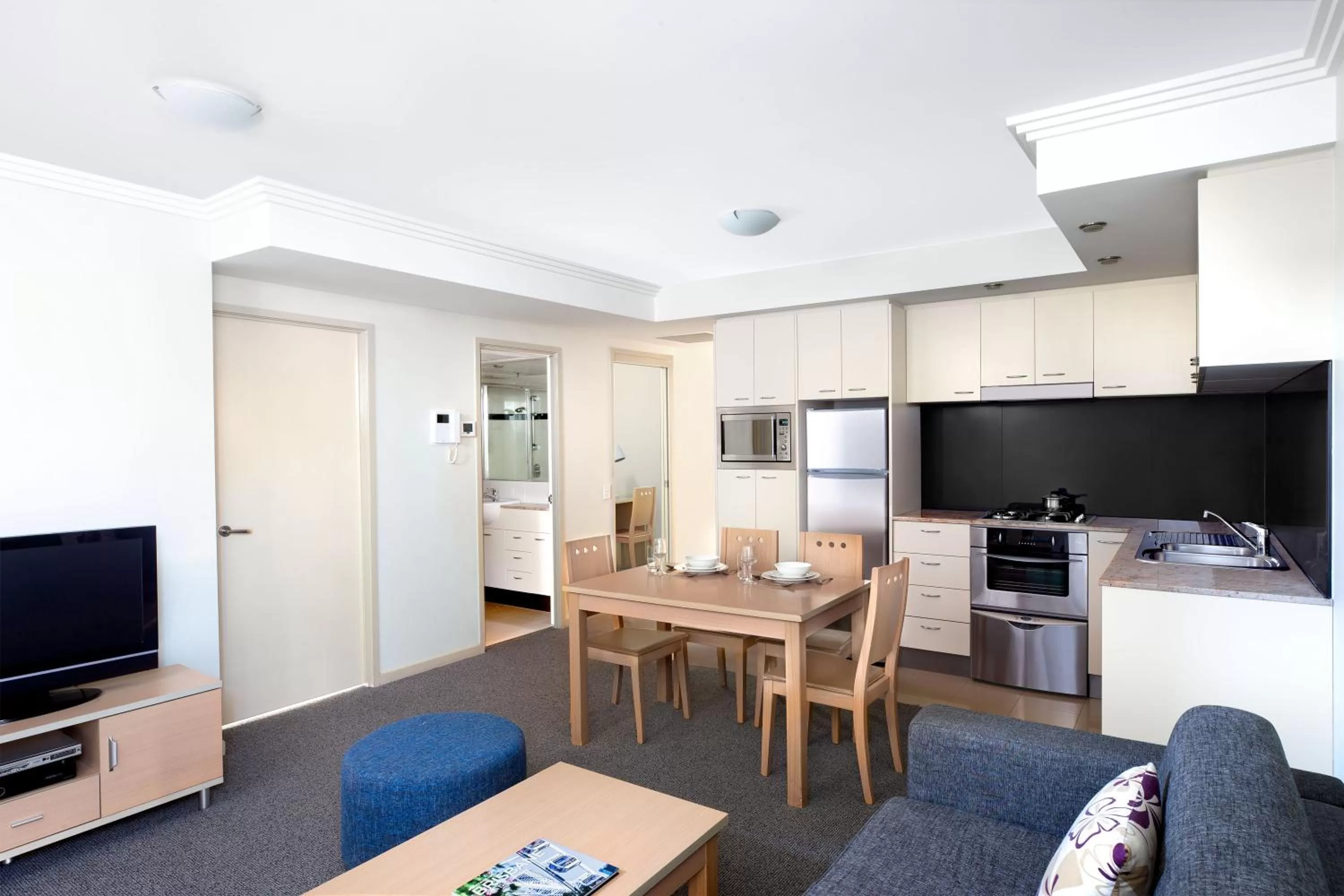 Kitchen or kitchenette in Mantra on Mary