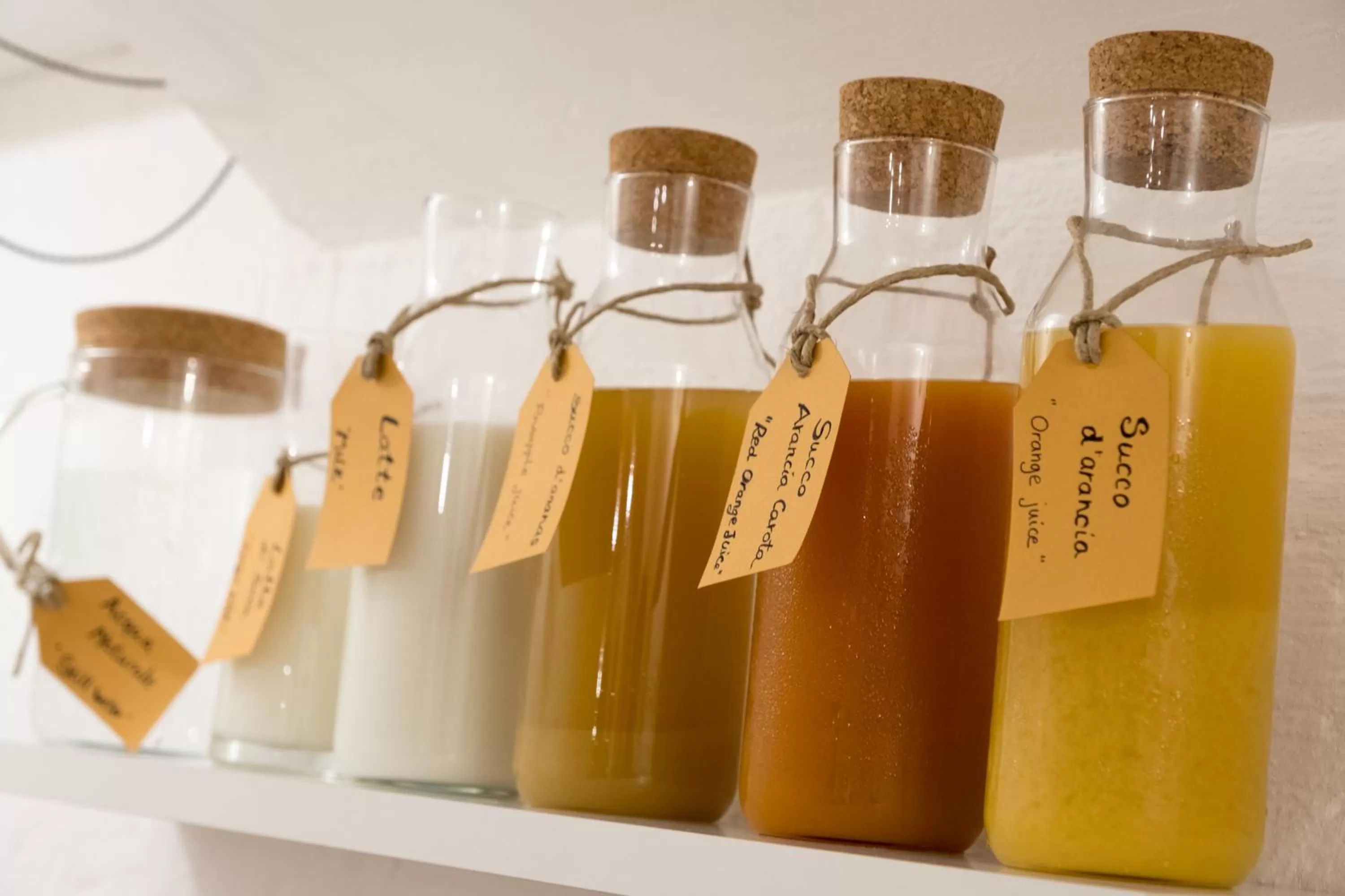 Restaurant/places to eat in Amatè Suite