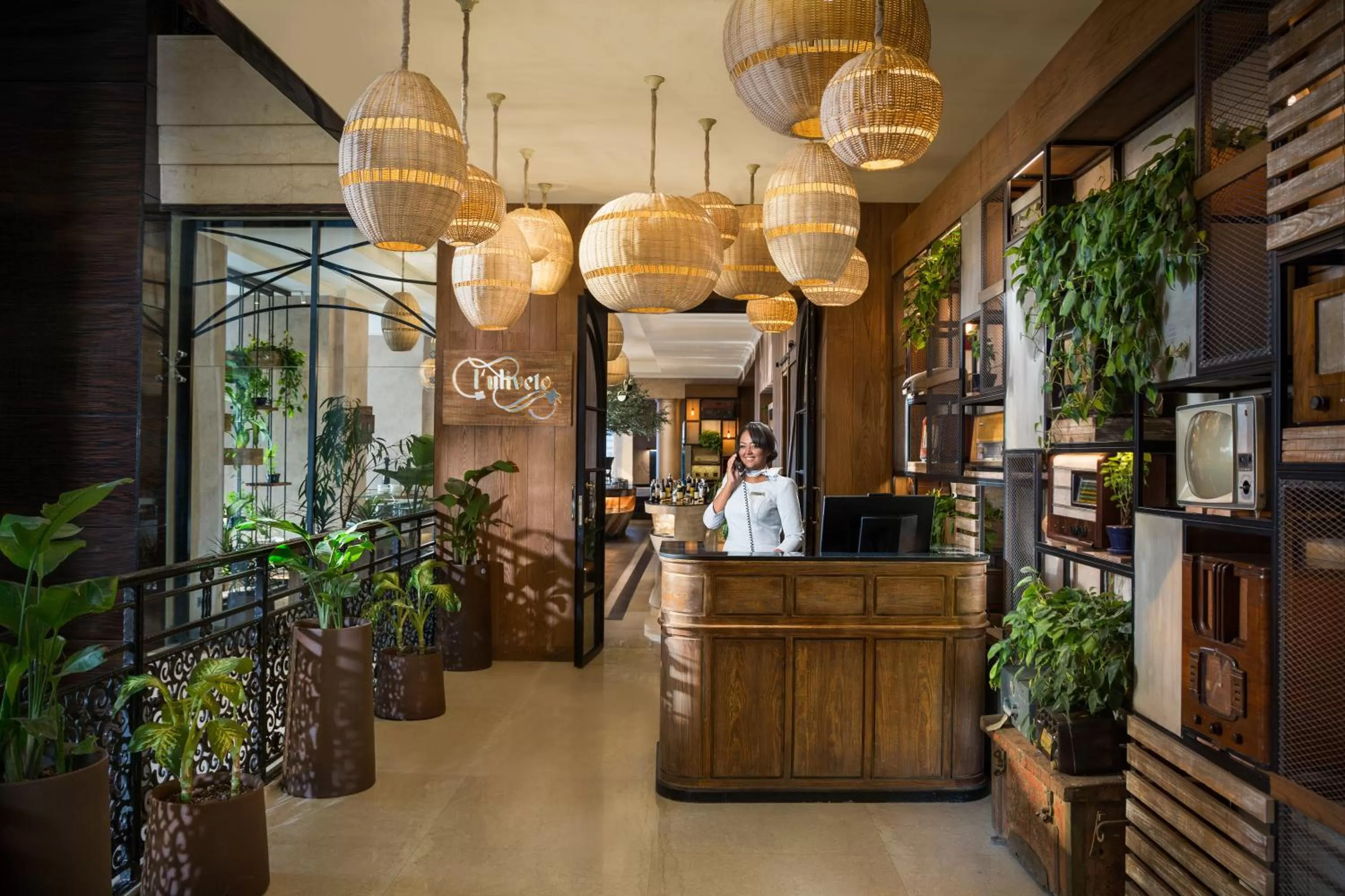 Restaurant/places to eat in Fairmont Nile City