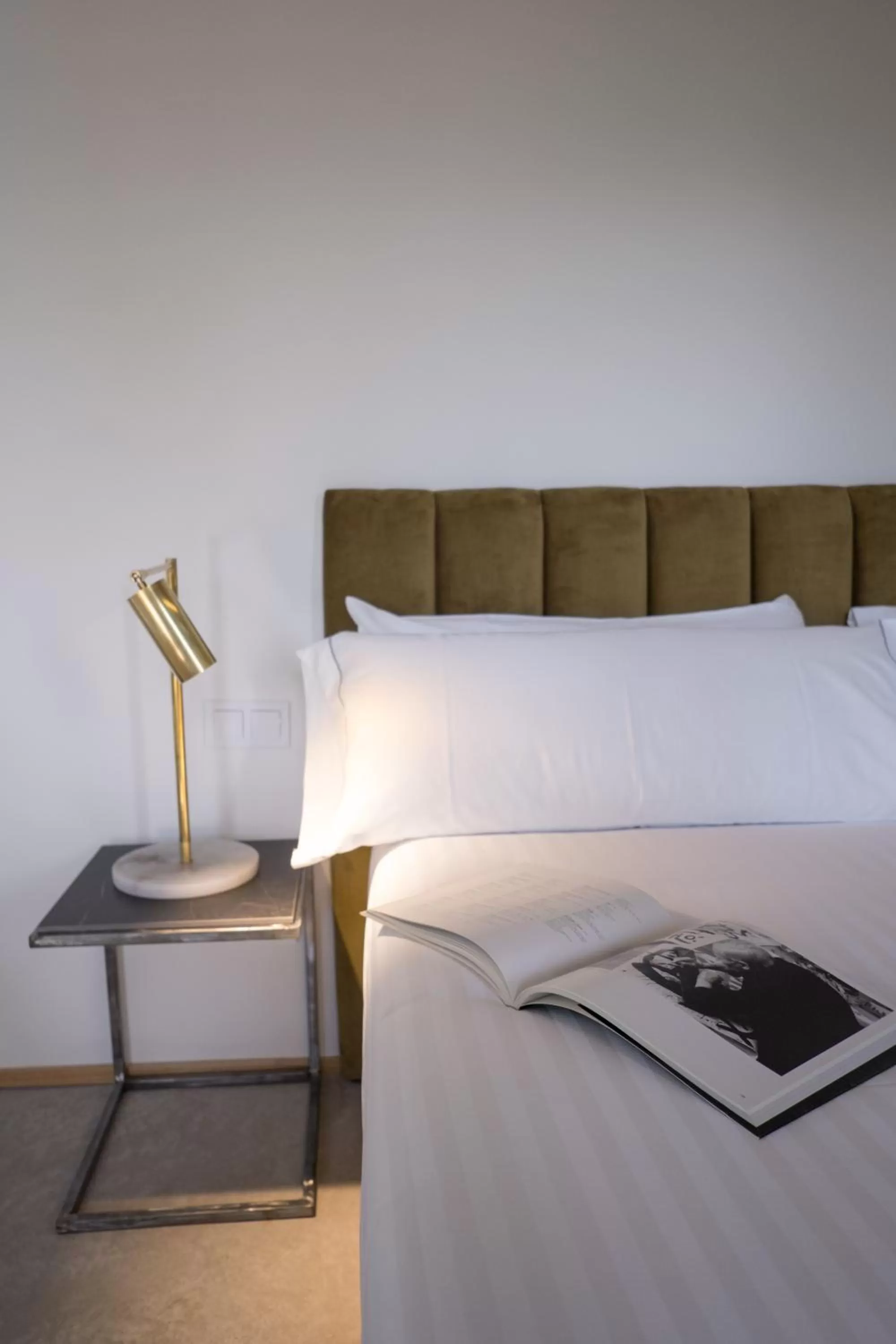 Bed in BOX ART ALPINO