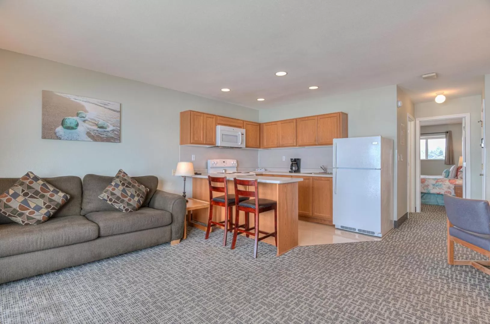 Kitchen or kitchenette, Seating Area in D Sands Rentals