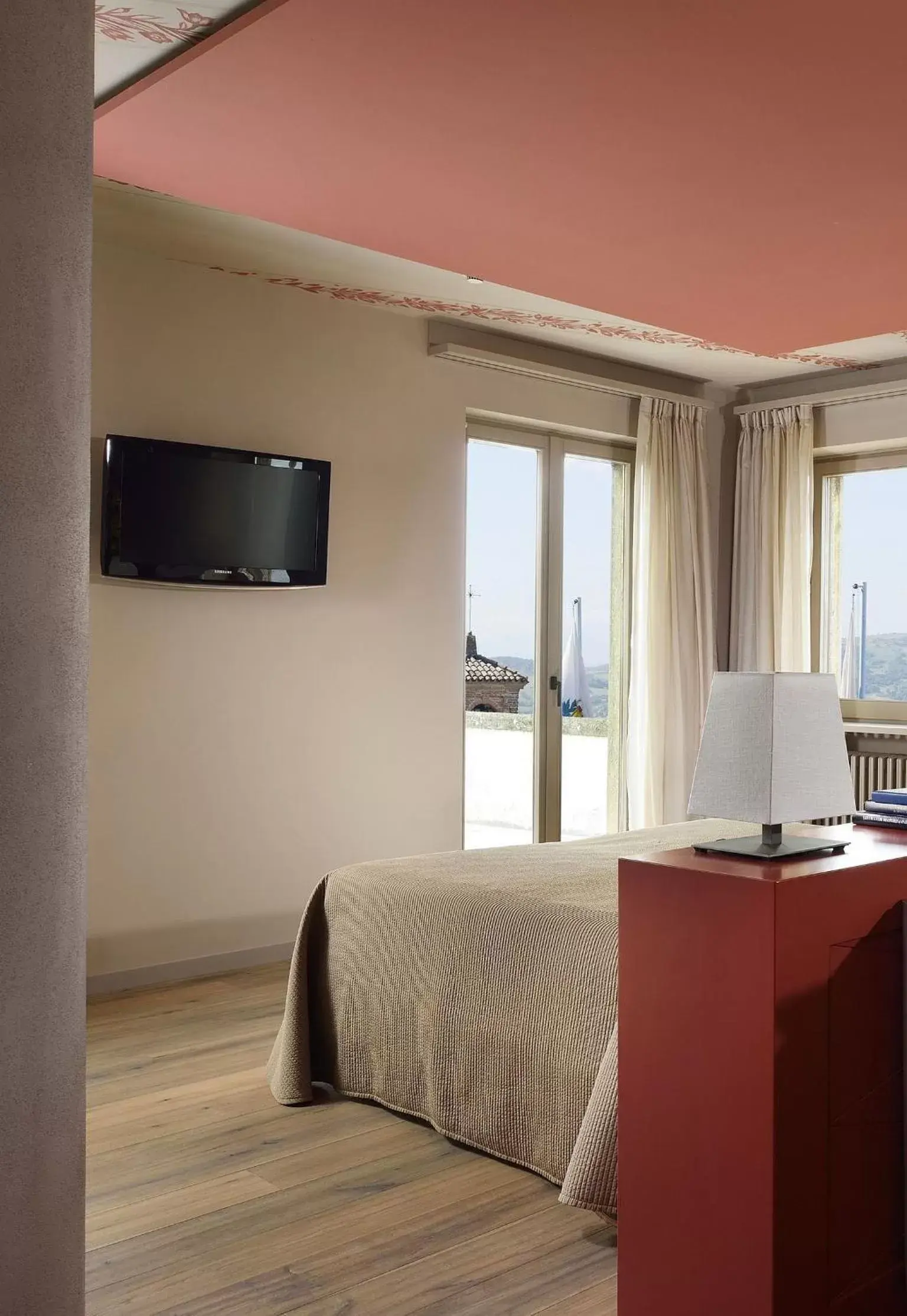 Suite with Spa Bath in Titano Suites Suite with Spa Bath in Titano Suites