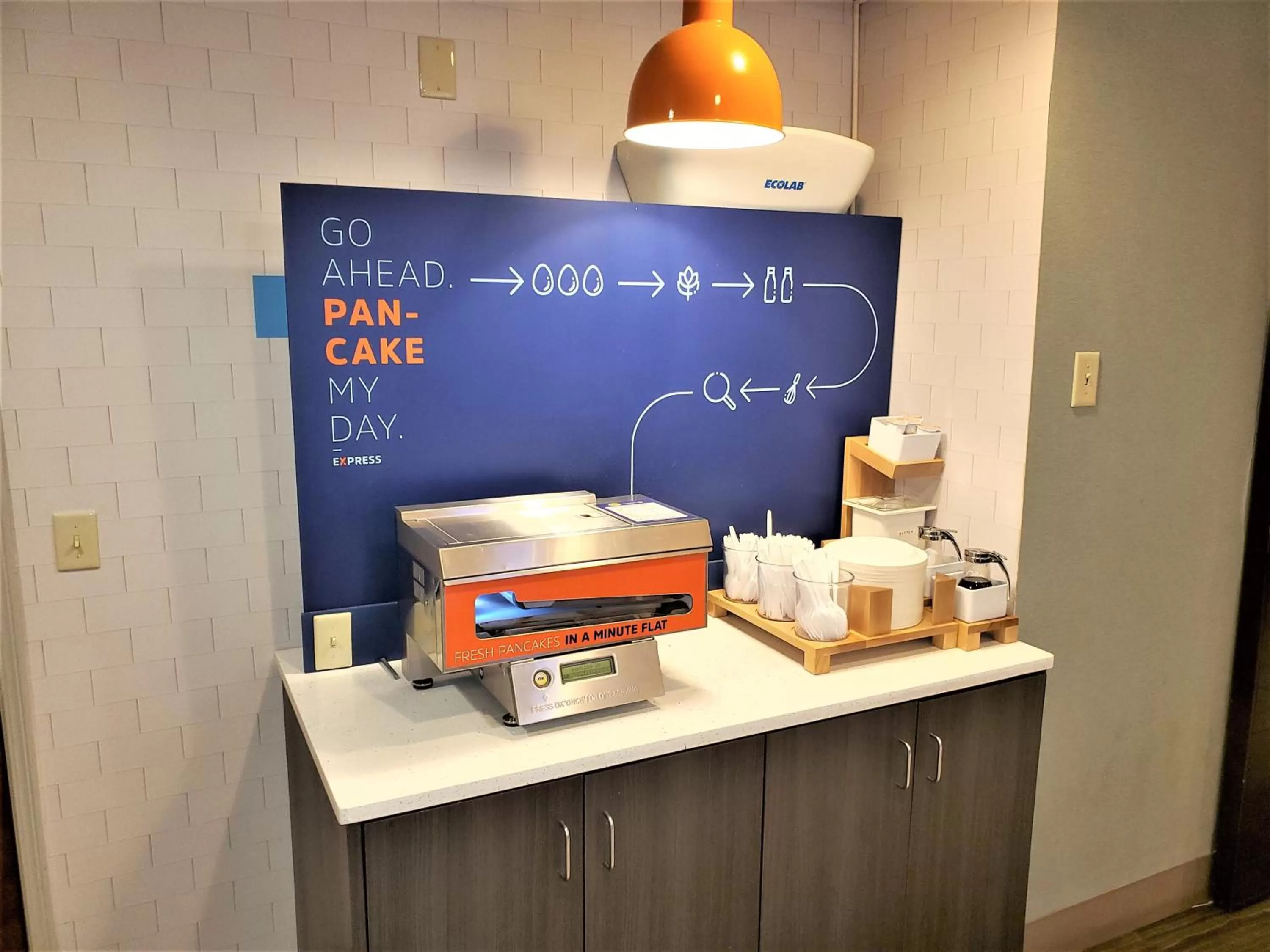 Breakfast in Holiday Inn Express & Suites Rocky Mount Smith Mountain Lake, an IHG Hotel