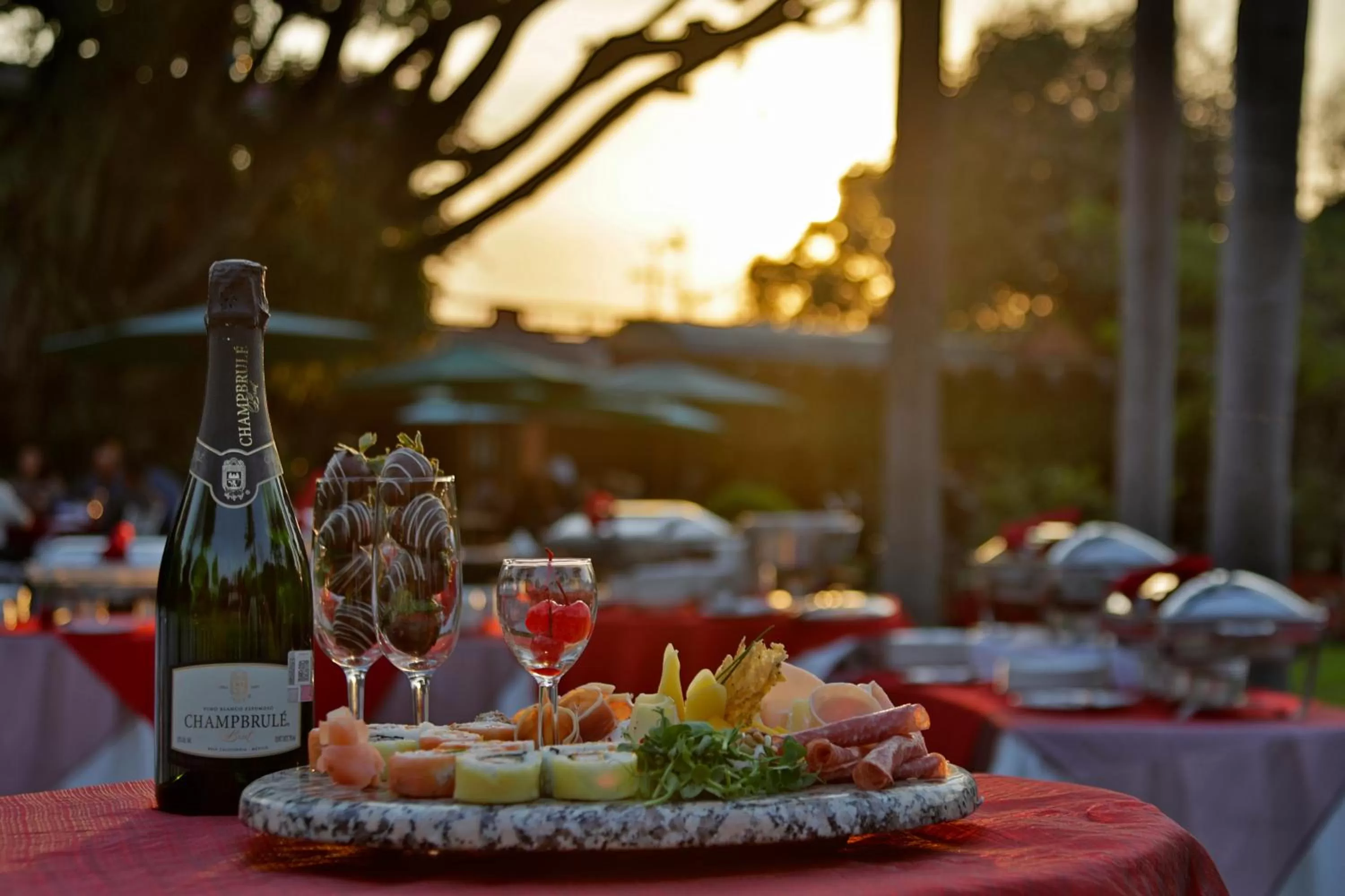 Restaurant/places to eat in Hosteria Las Quintas Hotel Restaurante Bar