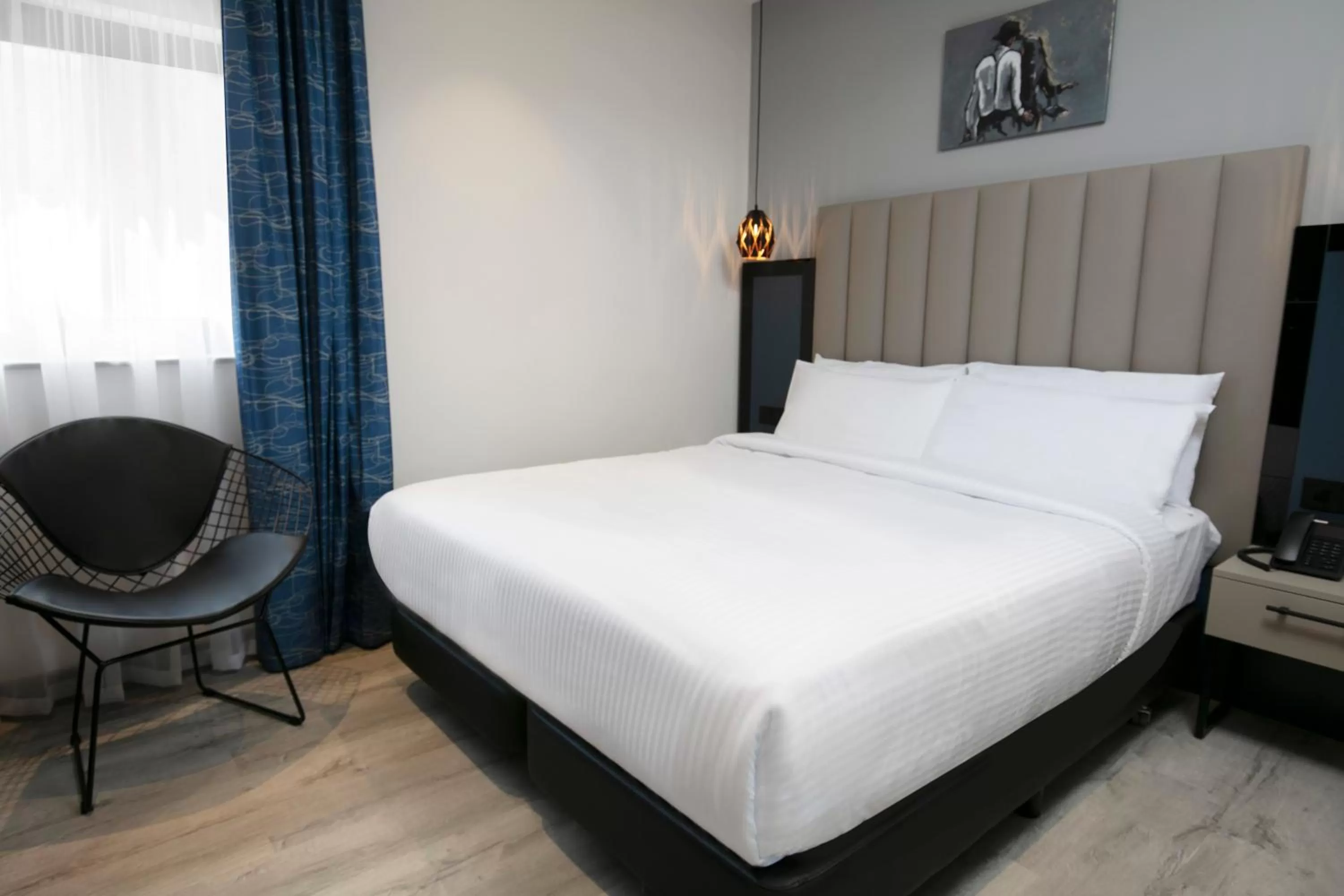 Photo of the whole room, Bed in Sadie Best Western Hotel at Luton