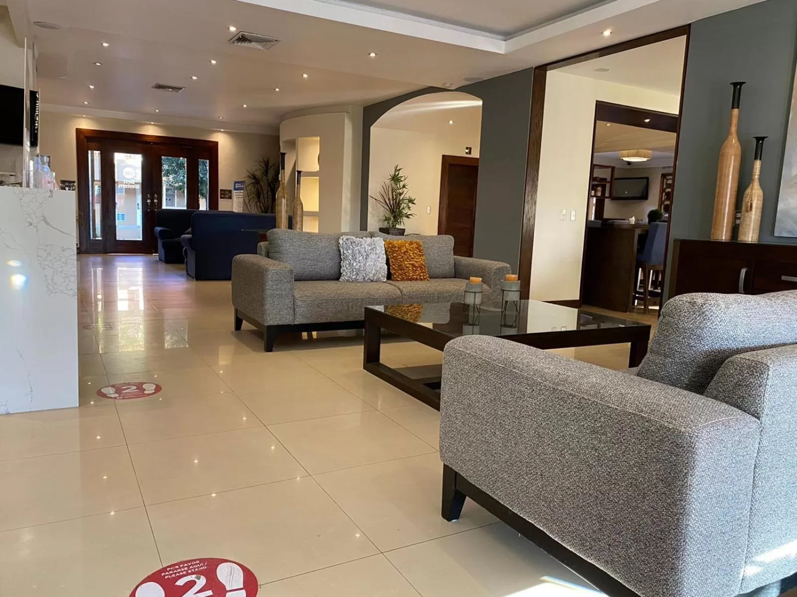 Lobby or reception in Best Western Plus Chihuahua Aeropuerto