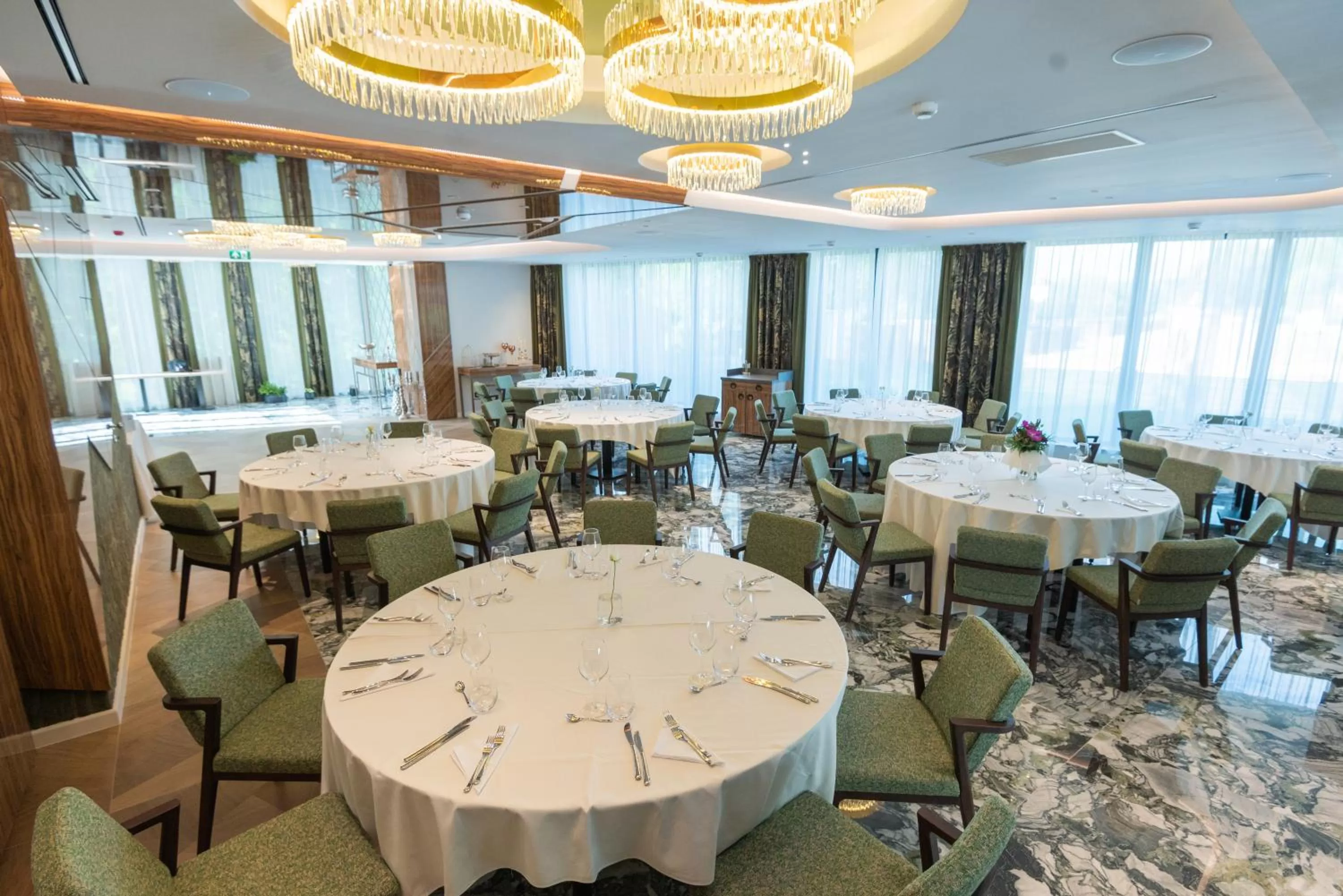 Restaurant/Places to Eat in Hotel Codrişor