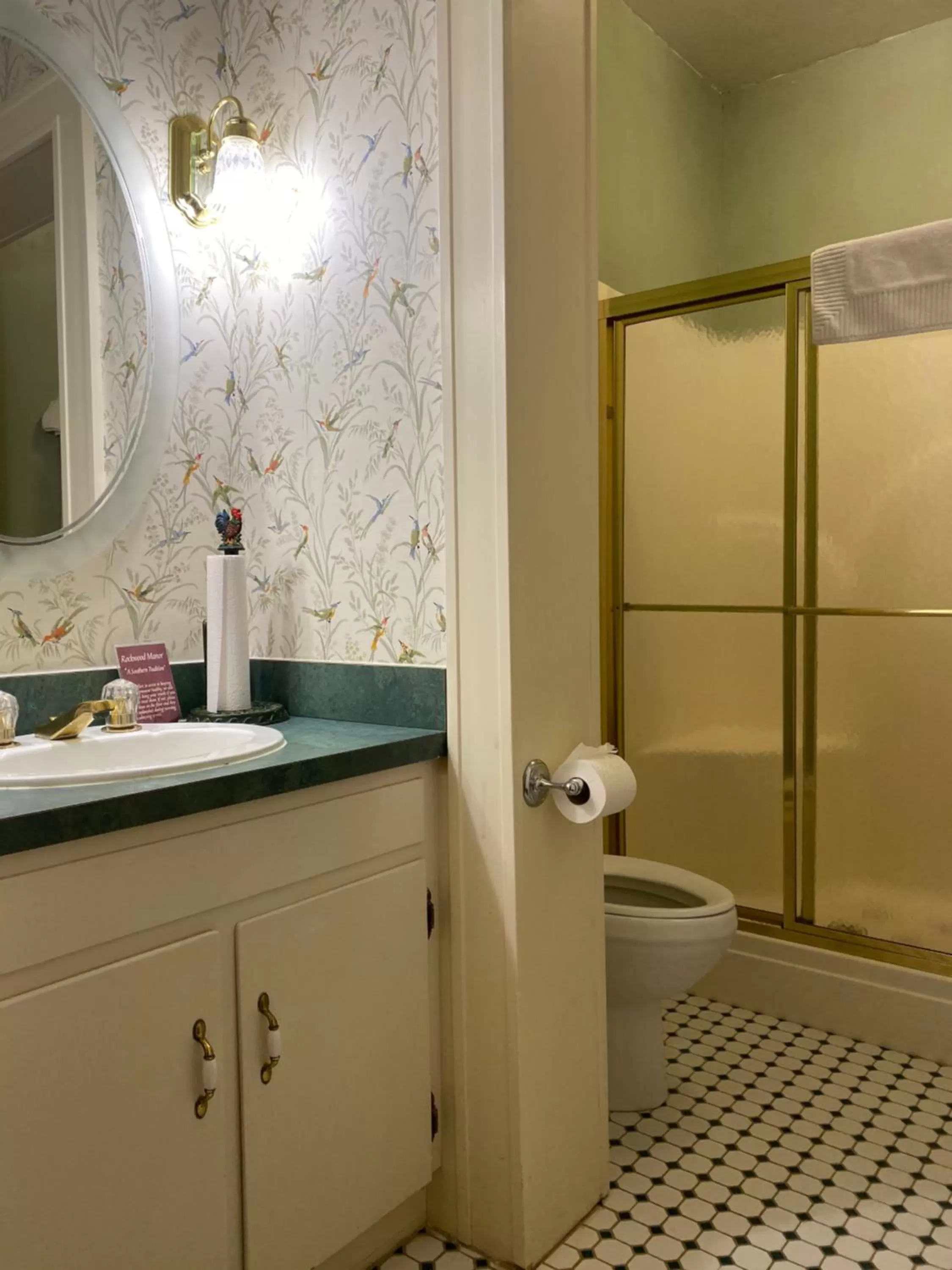 Bathroom in Rockwood Manor Bed & Breakfast