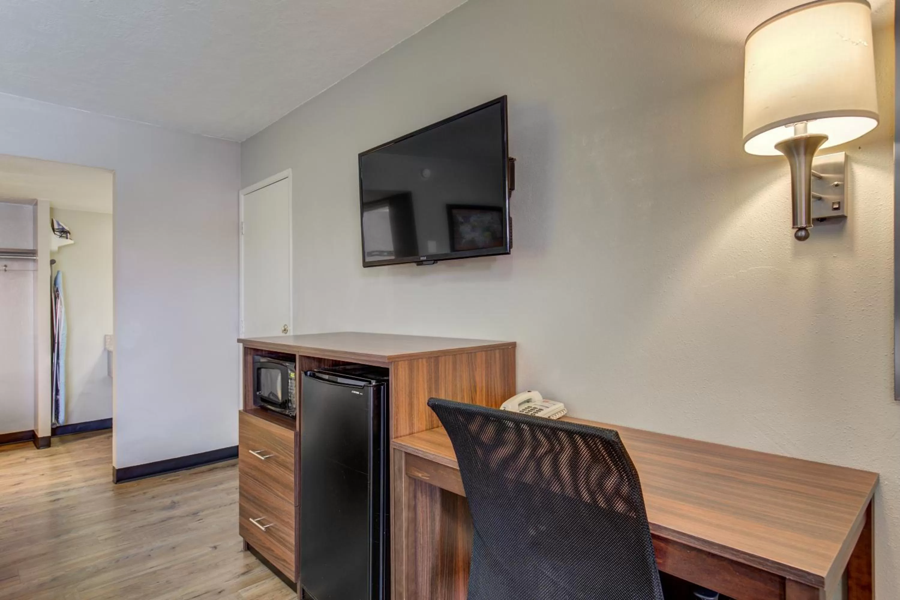 TV and multimedia in Econo Lodge St George North - Near Pioneer Park