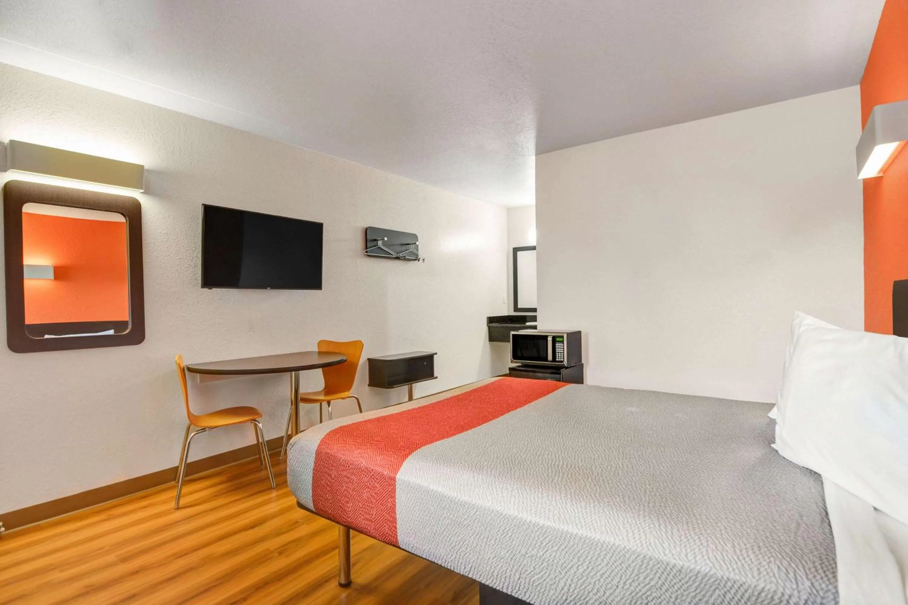 Photo of the whole room, Bed in Motel 6-Moultrie, GA